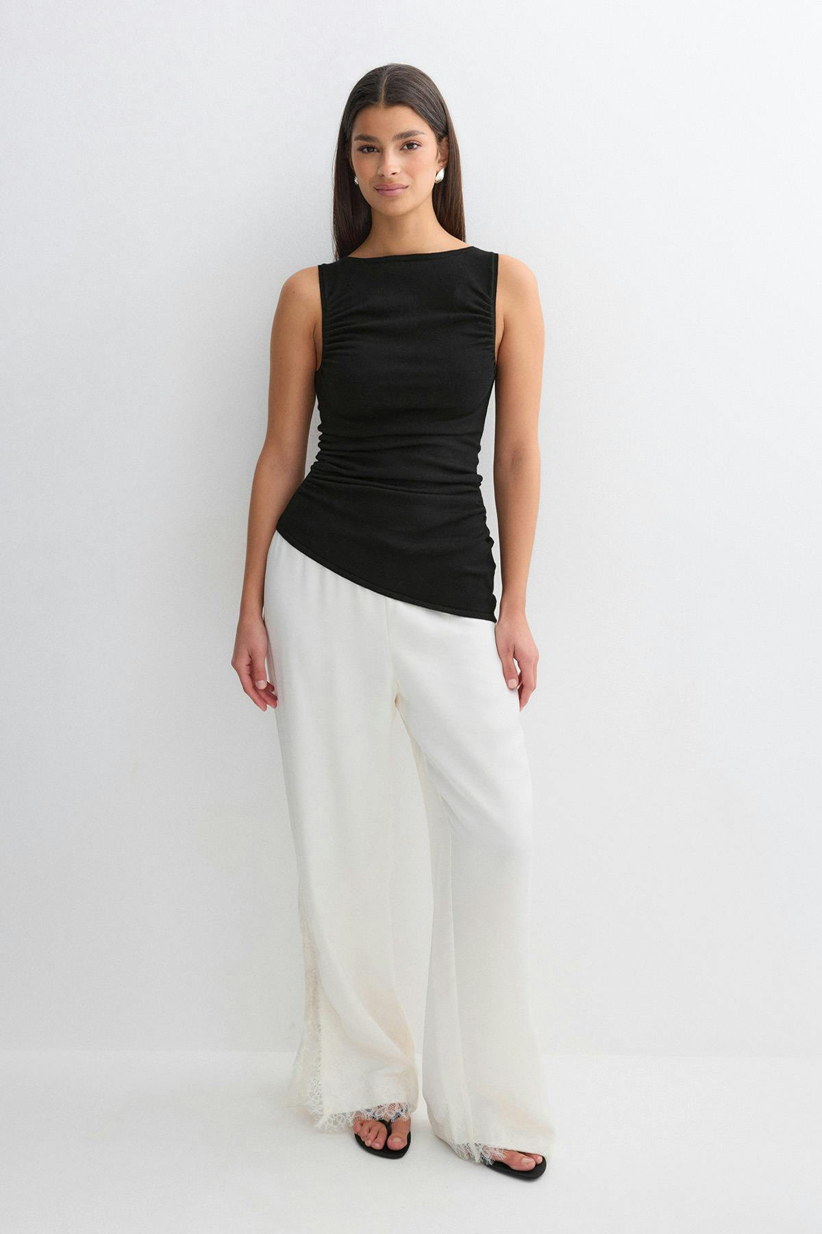 Asymmetric knitted top