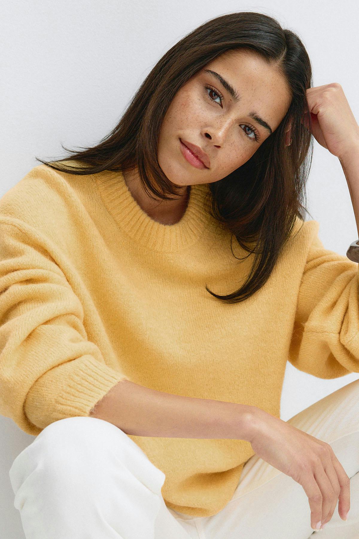 Crew neck knitted sweater