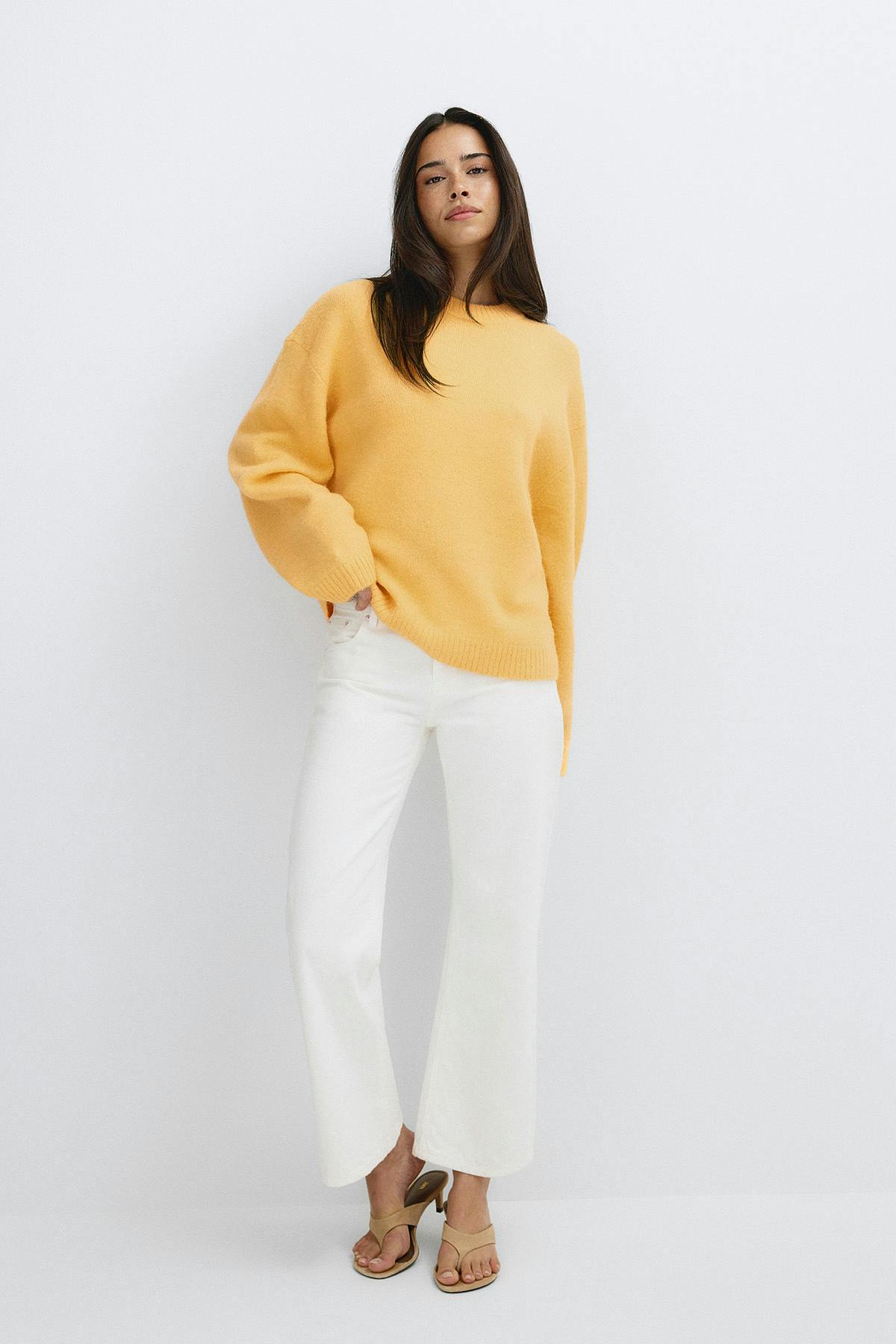 Crew neck knitted sweater