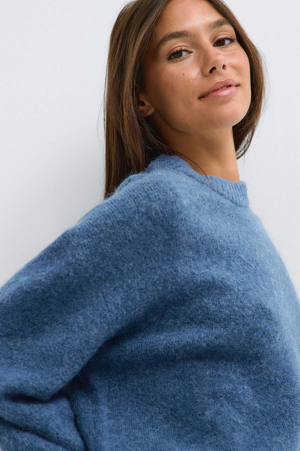 Crew neck knitted sweater