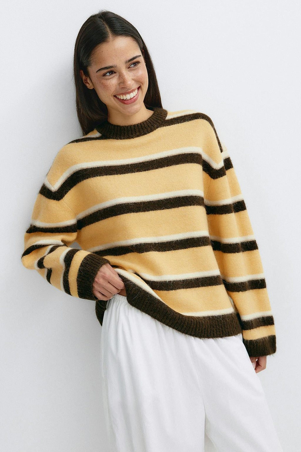 Crew neck knitted sweater