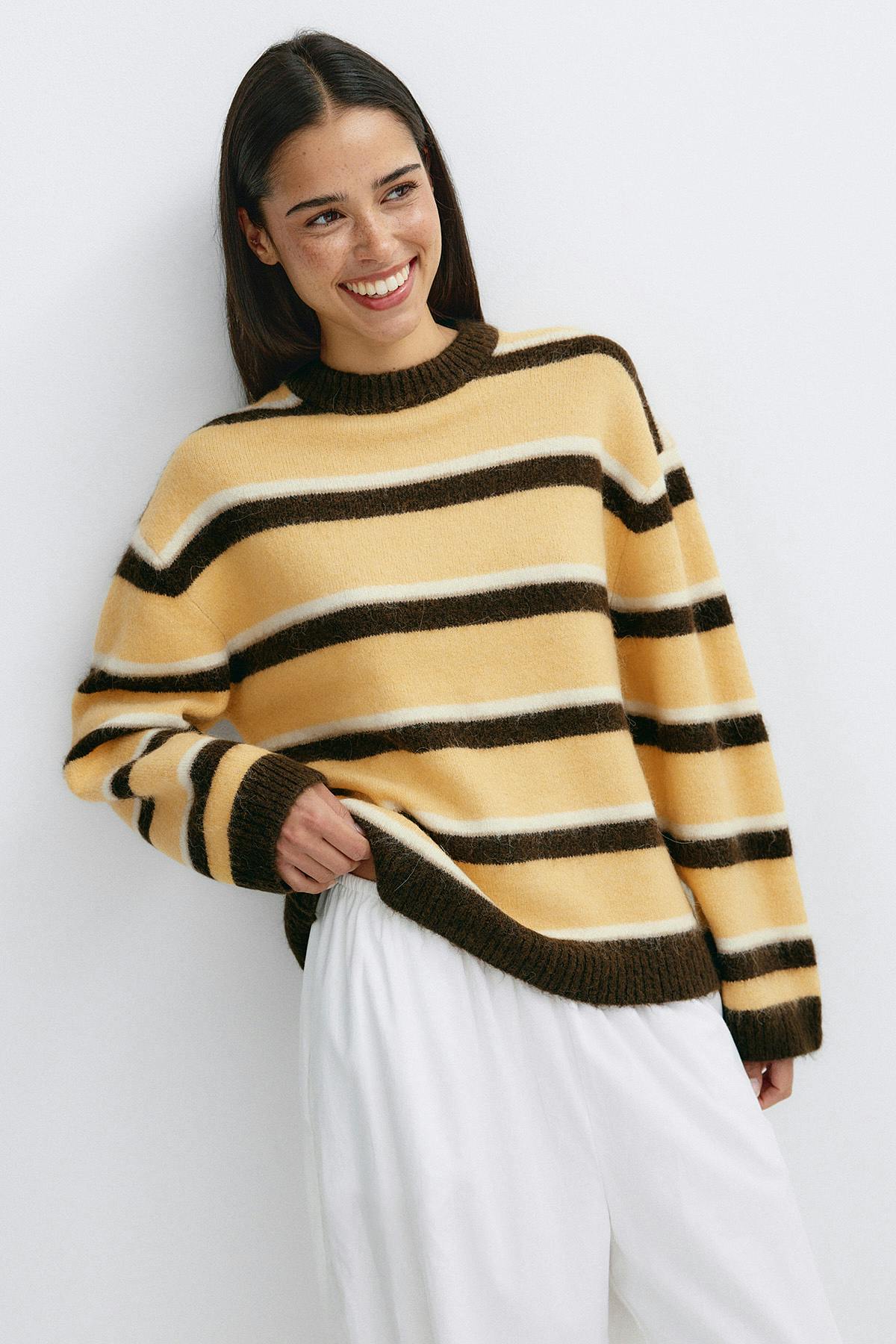 Crew neck knitted sweater