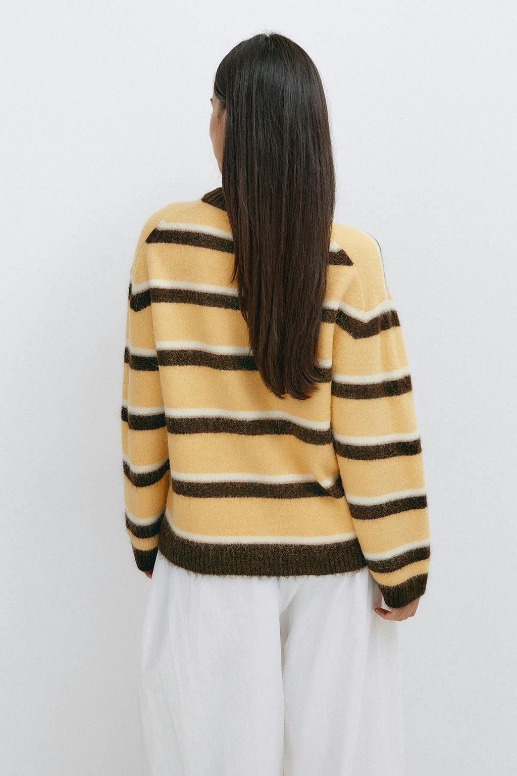 Crew neck knitted sweater