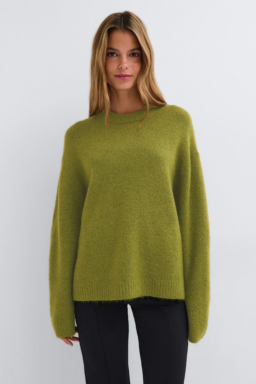 Crew neck knitted sweater