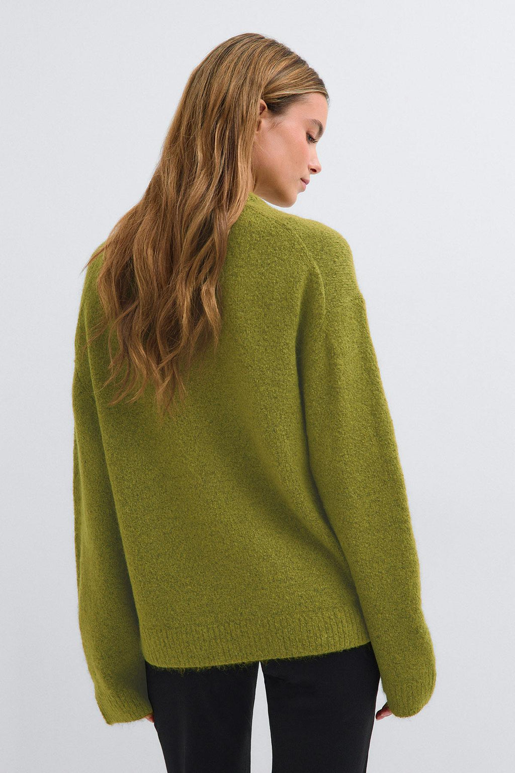 Crew neck knitted sweater