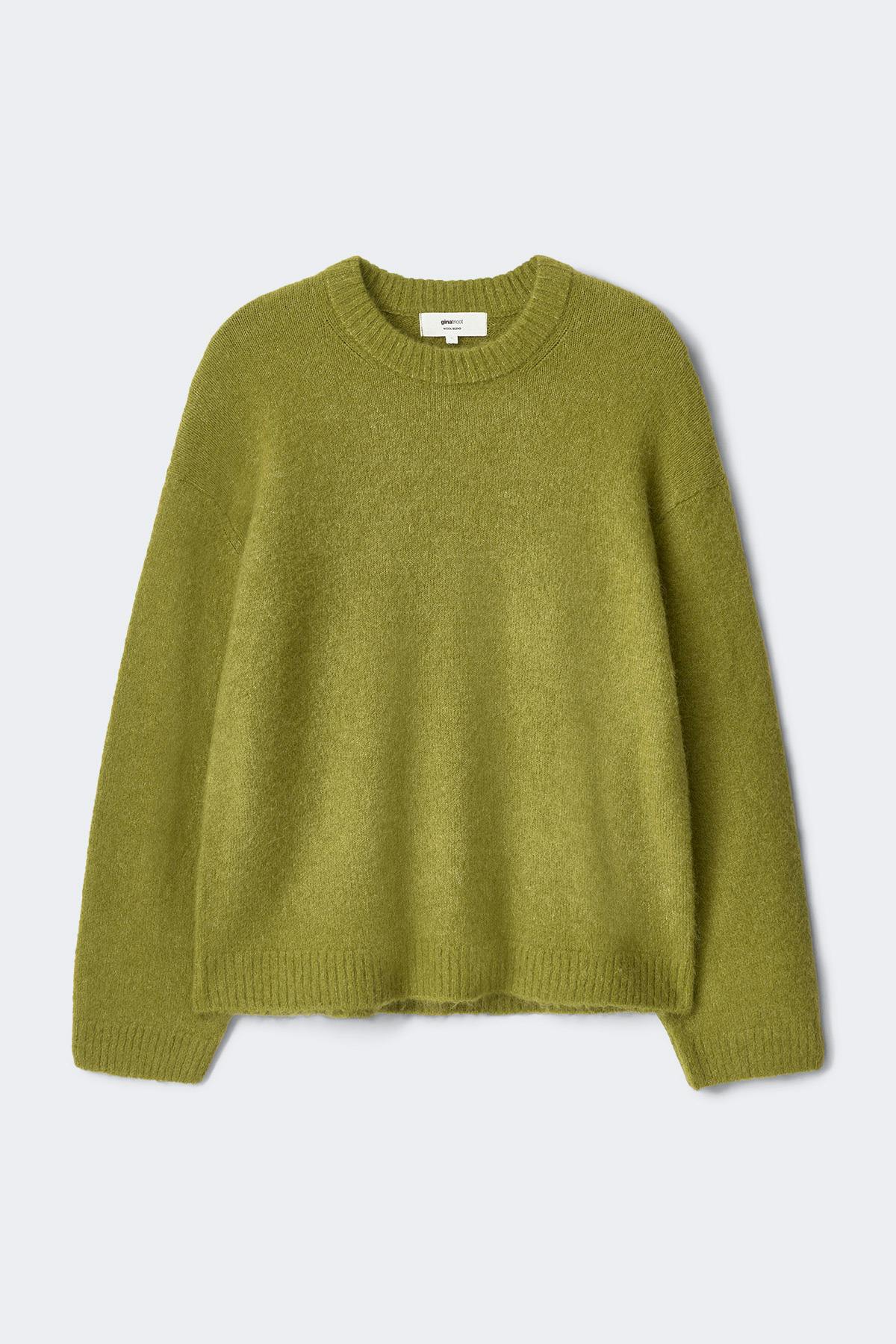 Crew neck knitted sweater