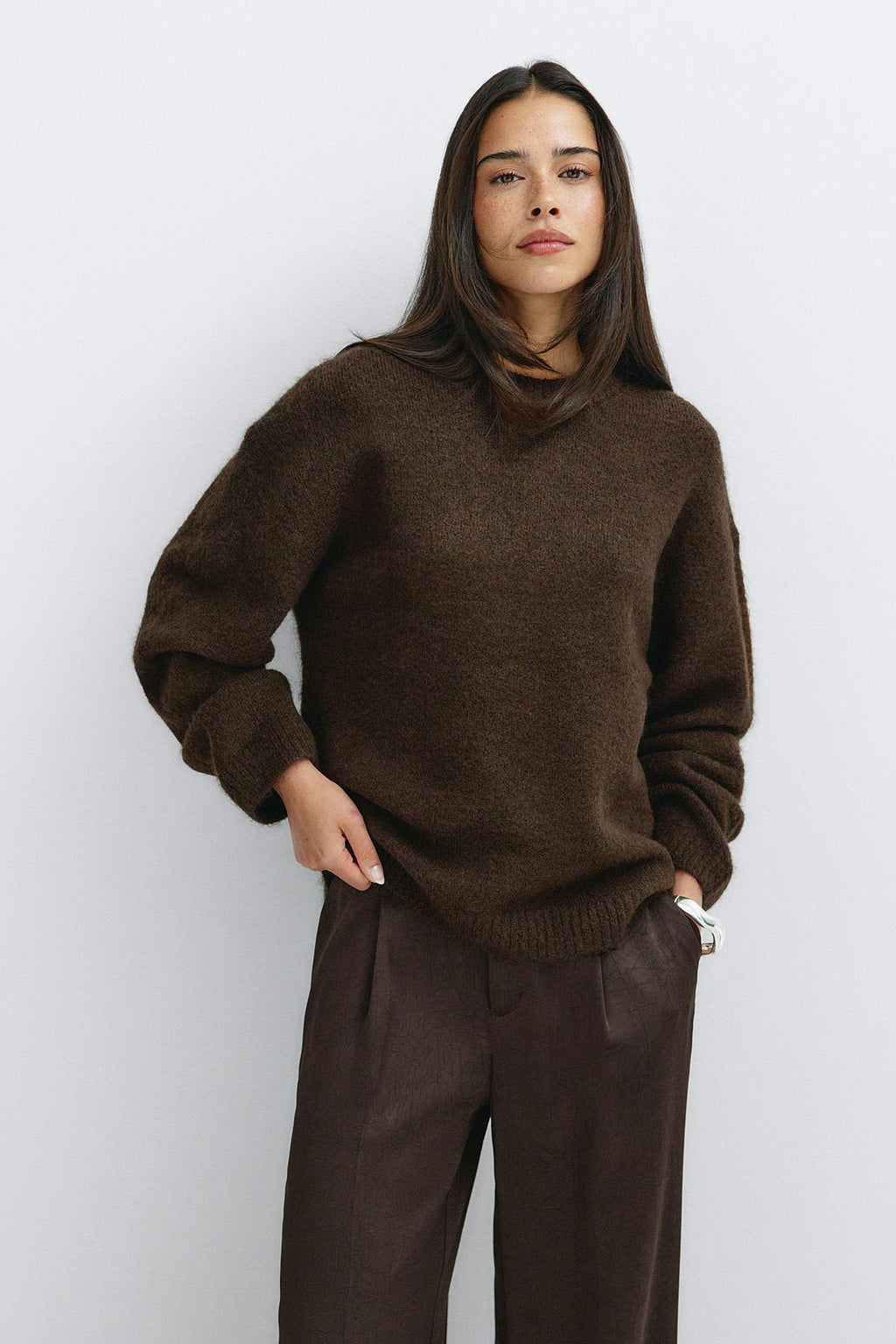 Crew neck knitted sweater
