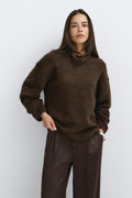 Crew neck knitted sweater