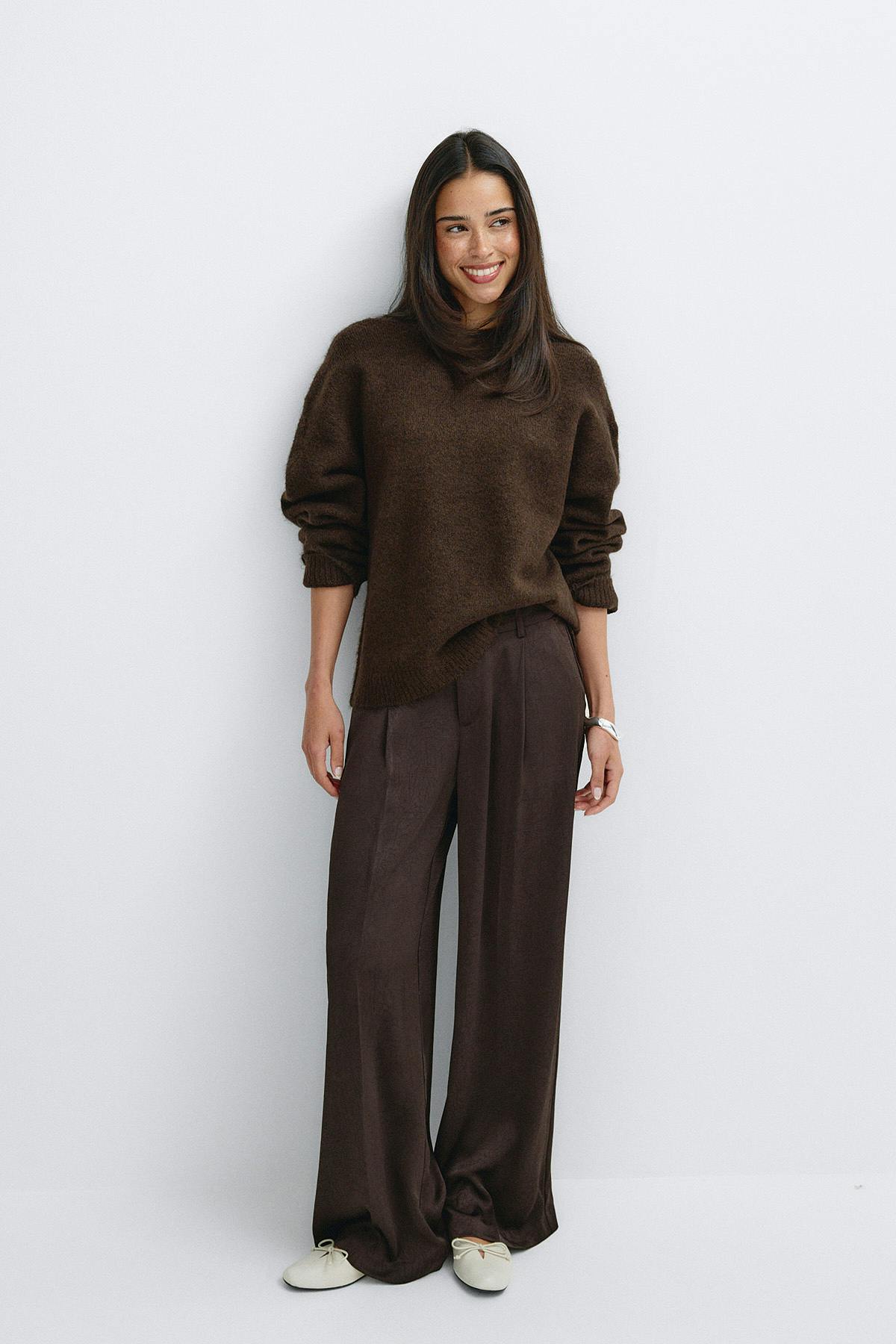 Crew neck knitted sweater