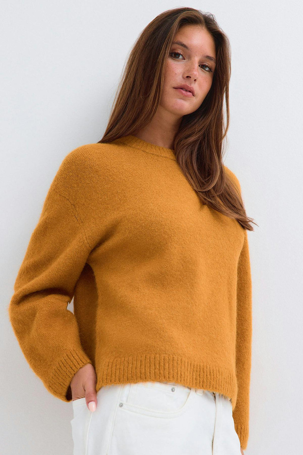 Crew neck knitted sweater