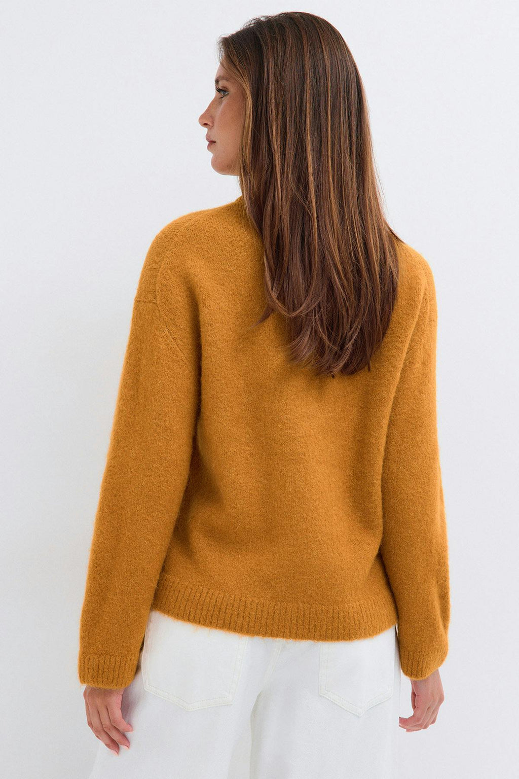 Crew neck knitted sweater