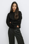 Crew neck knitted sweater