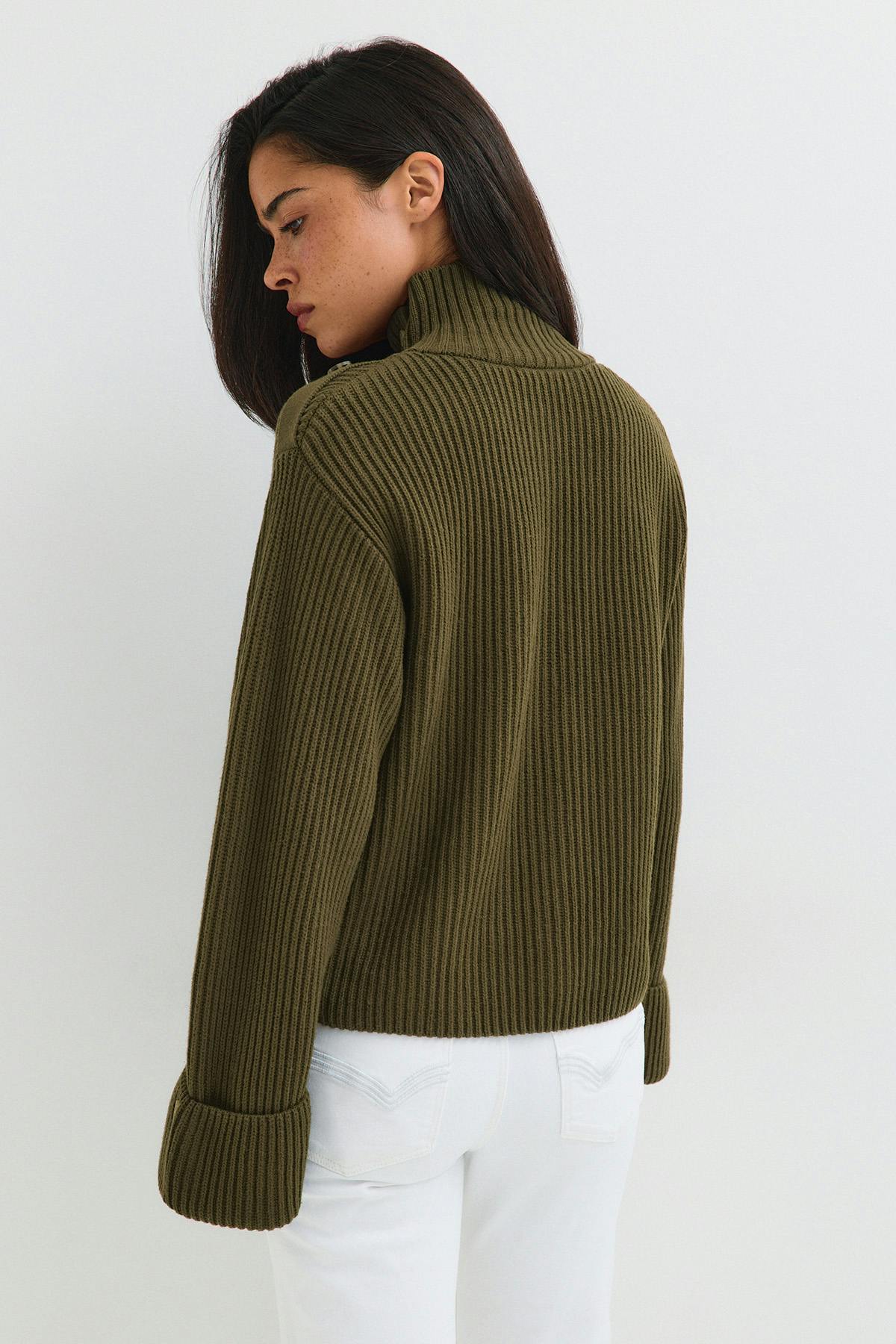 Knitted cardigan