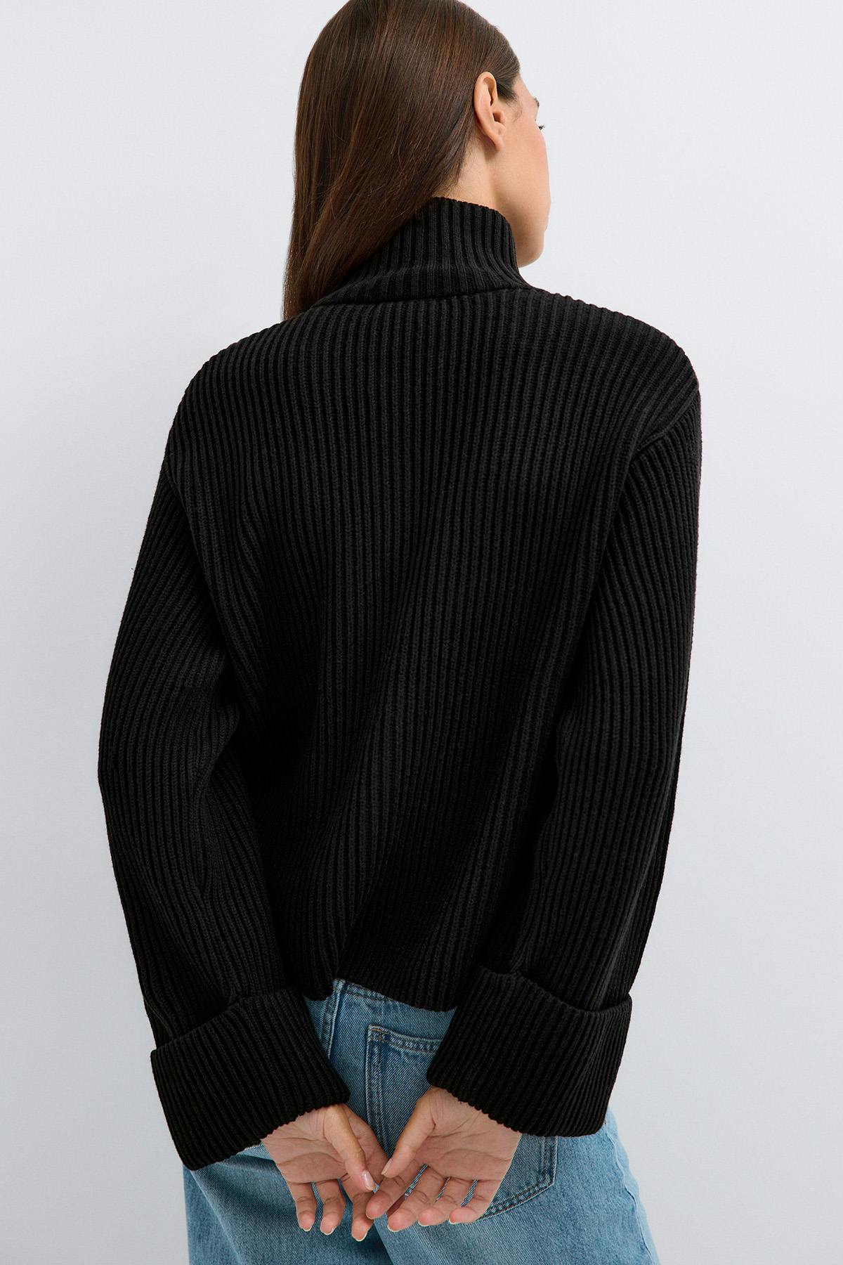 Knitted cardigan