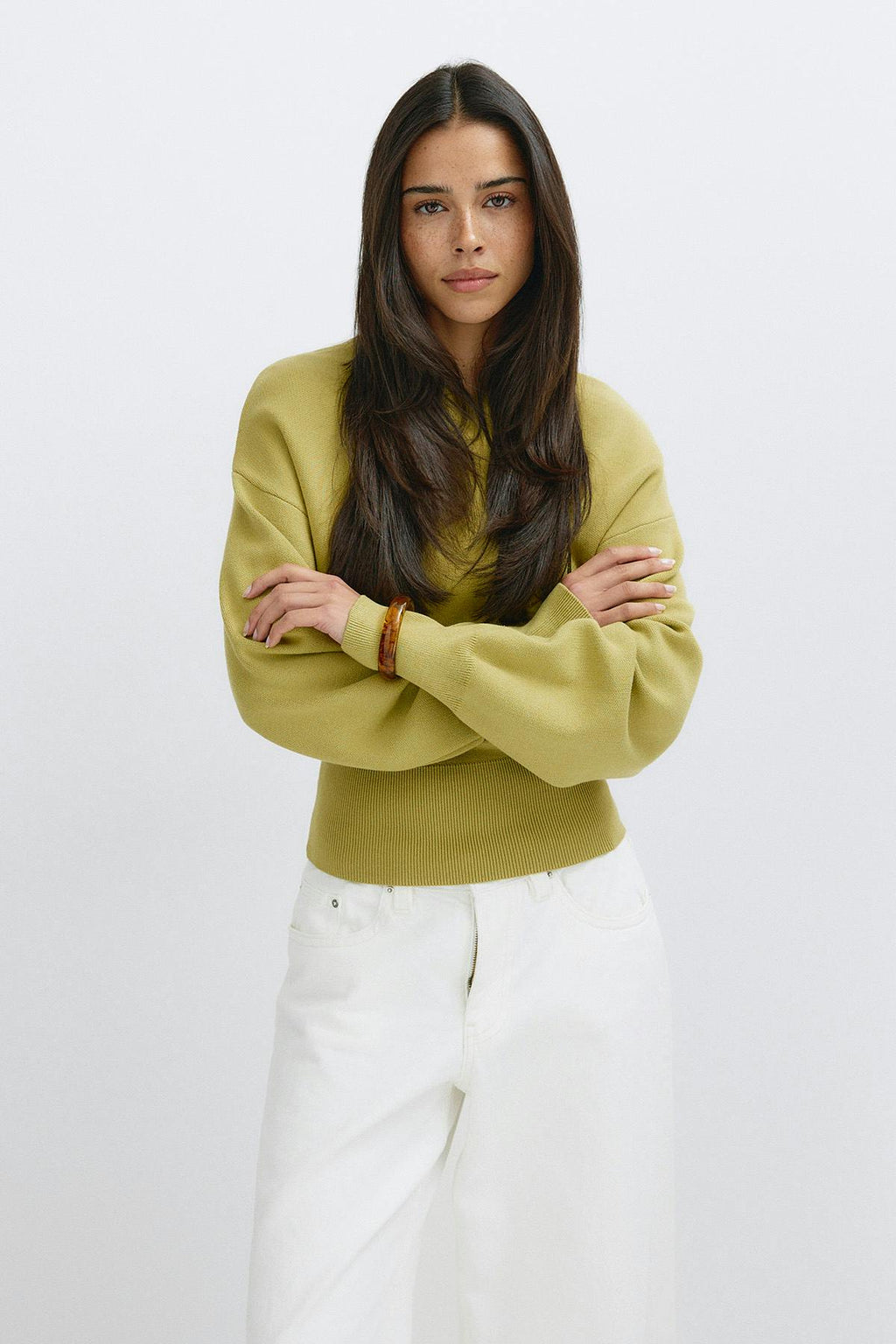 Knitted fitted sweater