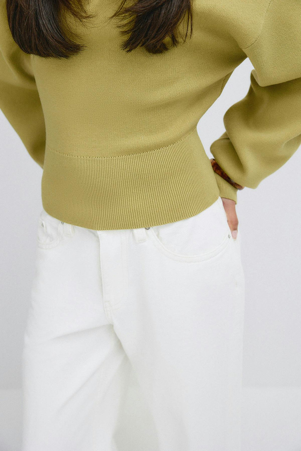 Knitted fitted sweater
