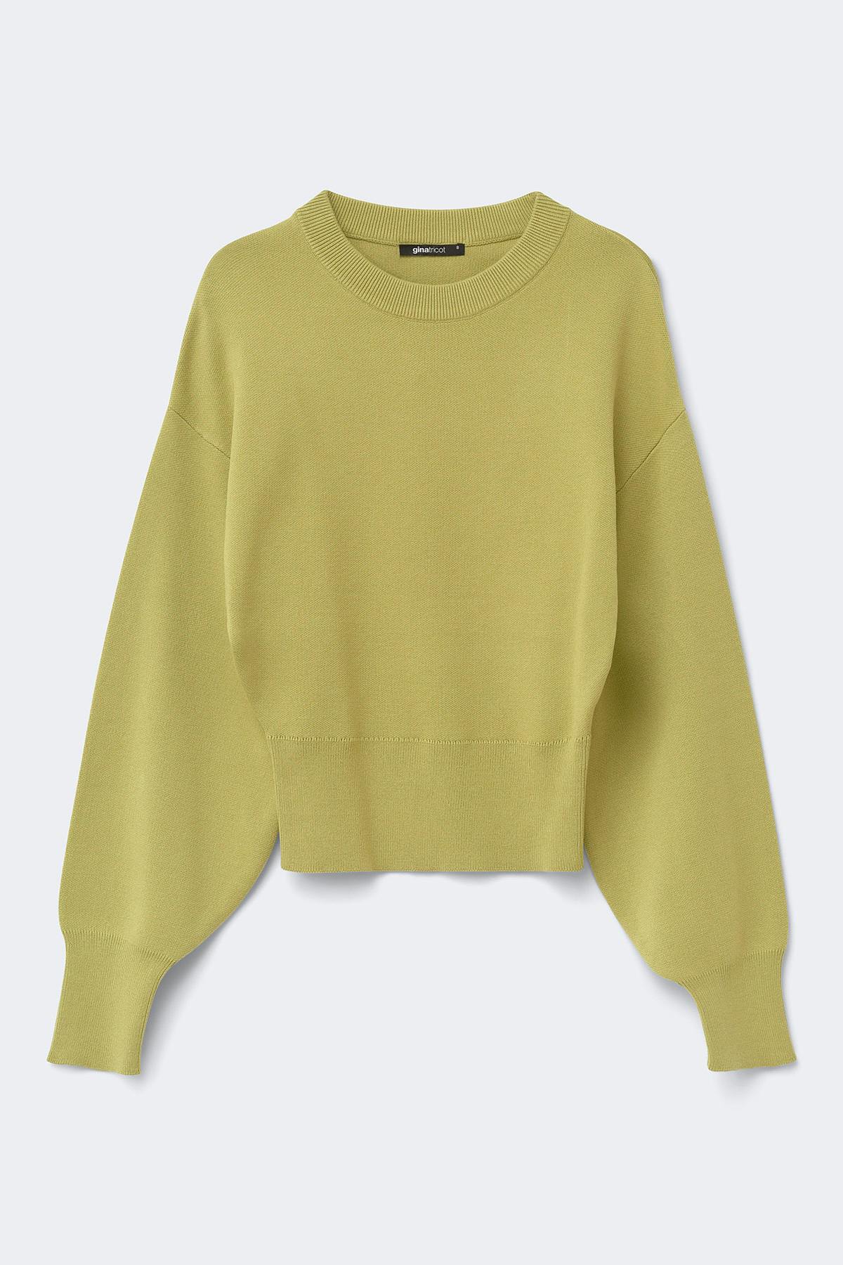 Knitted fitted sweater
