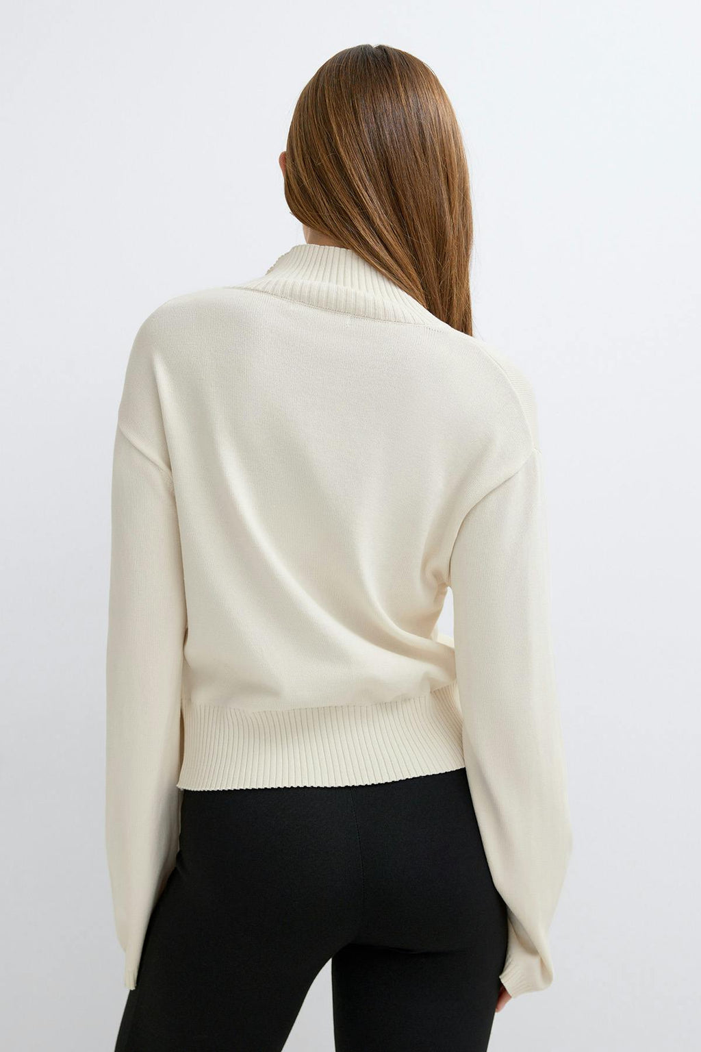 Turtleneck knitted cardigan