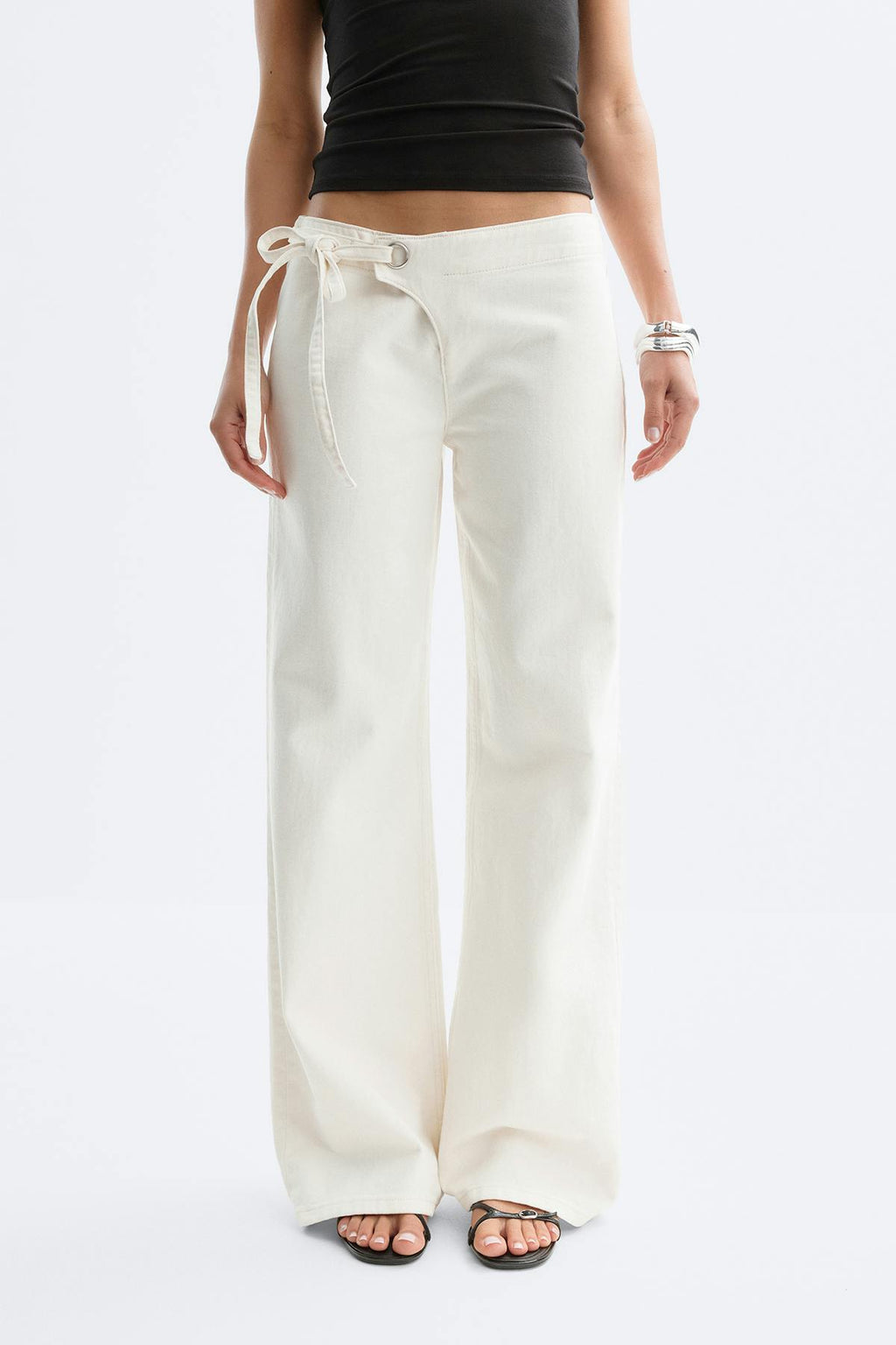 Side knot jeans