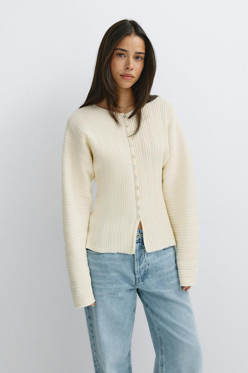 Shaped knitted cardigan