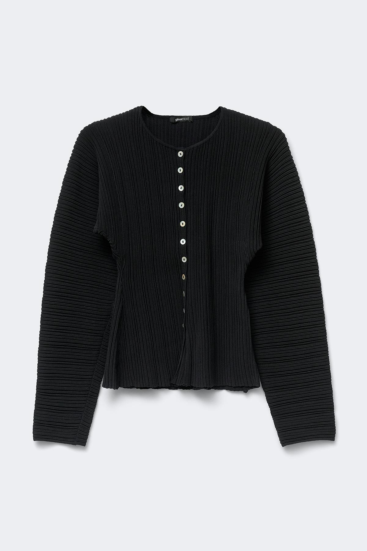 Shaped knitted cardigan