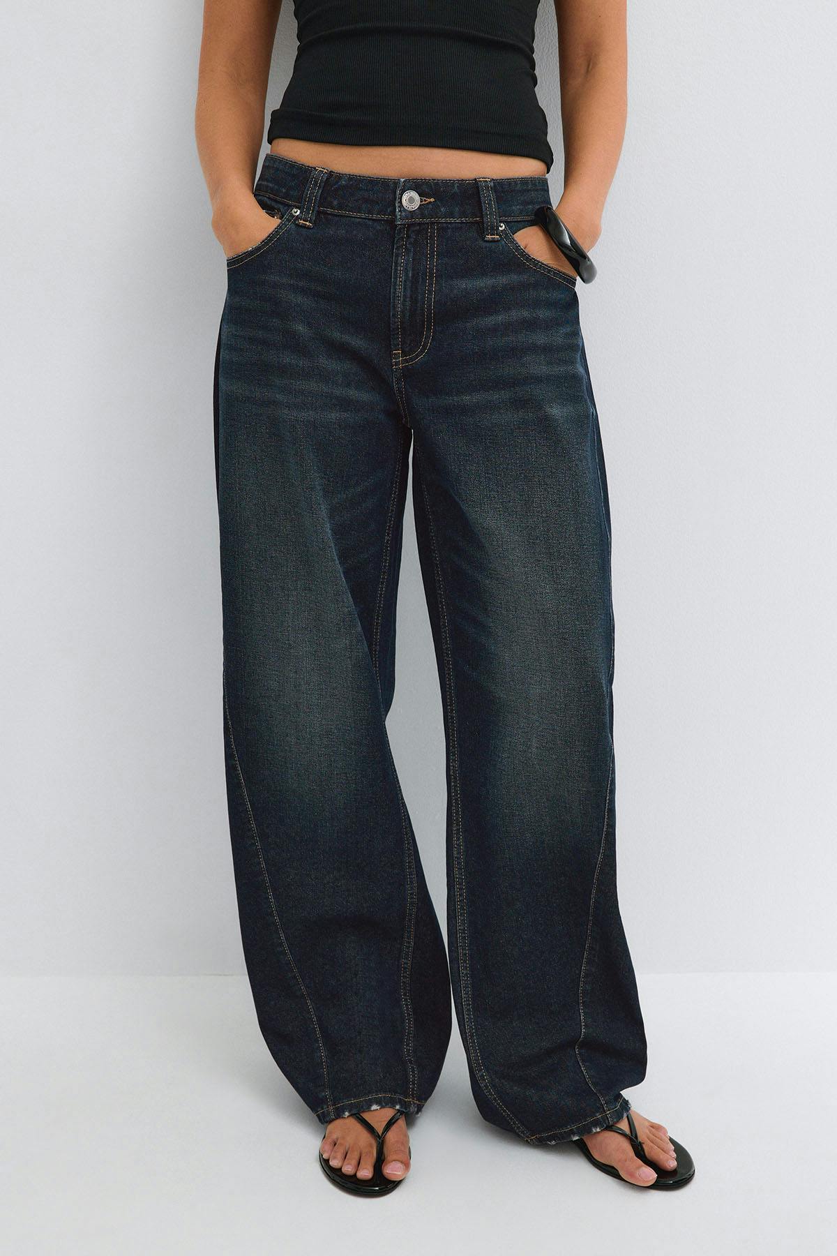 Barrel jeans
