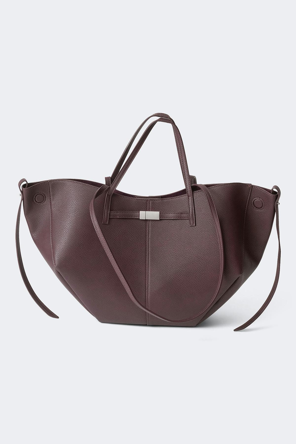 Detail strap tote bag