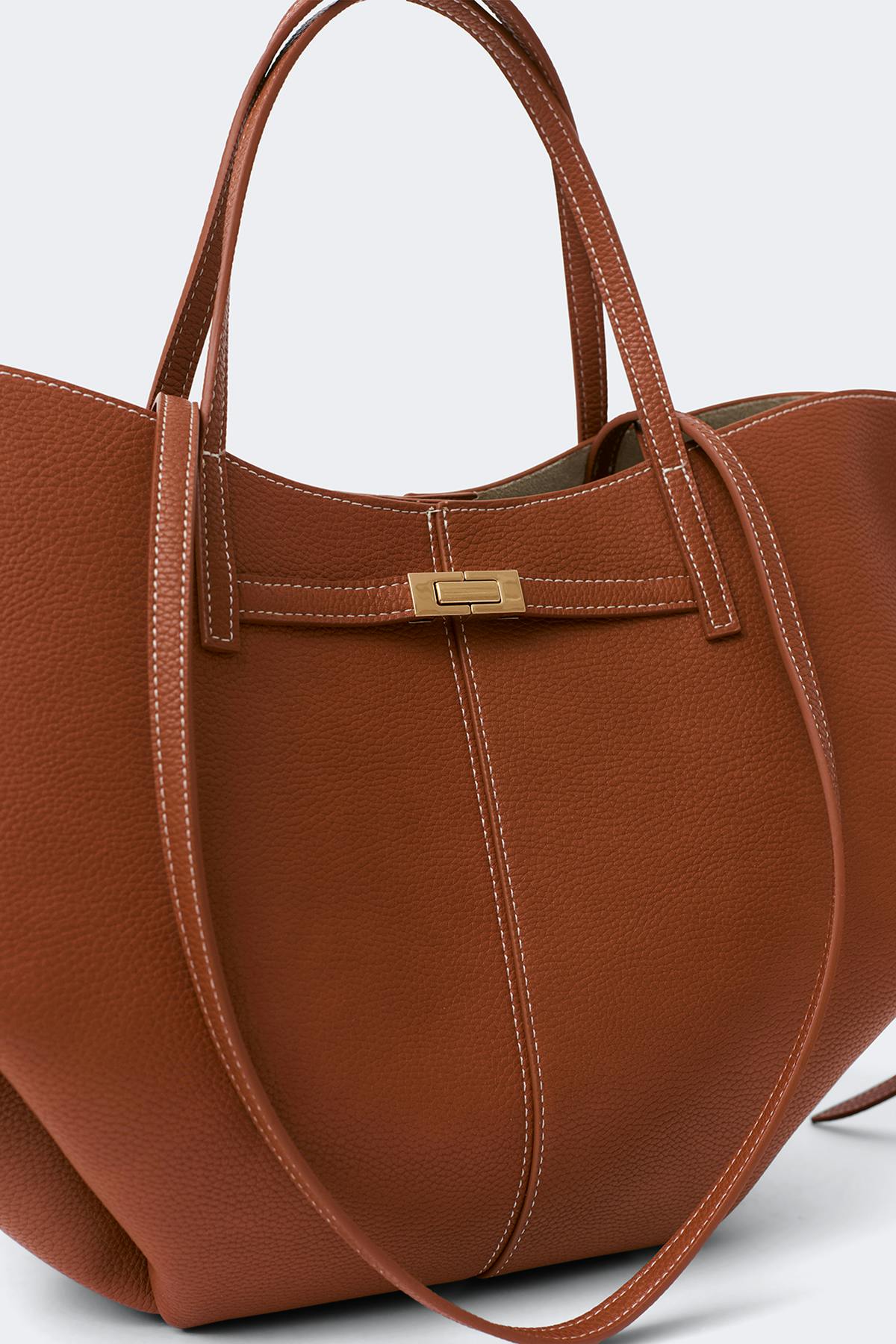 Detail strap tote bag