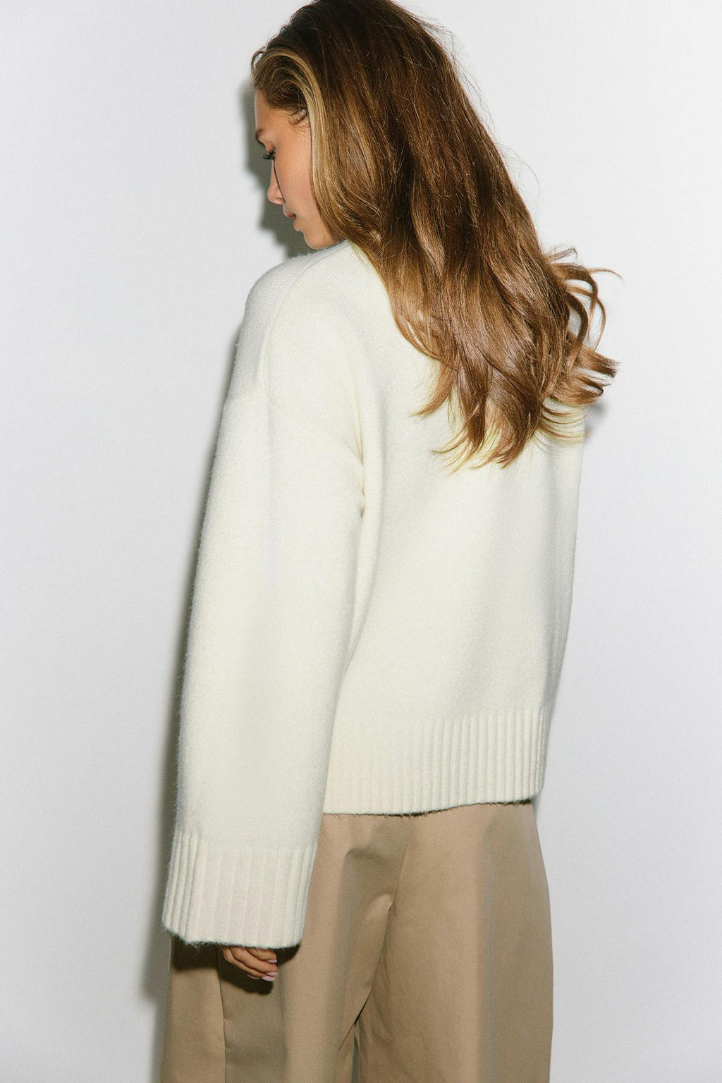 Crew neck knitted sweater