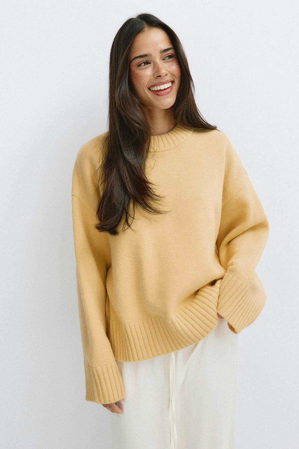 Crew neck knitted sweater