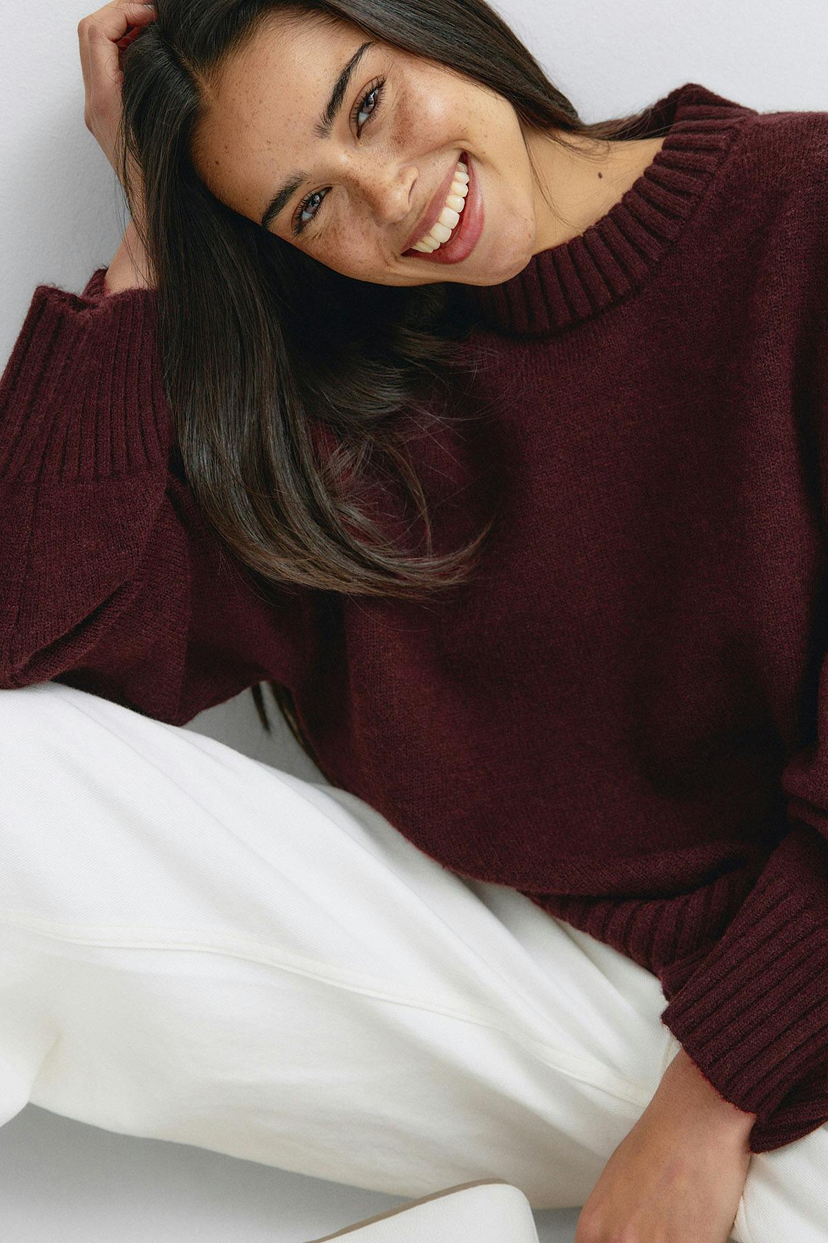 Crew neck knitted sweater