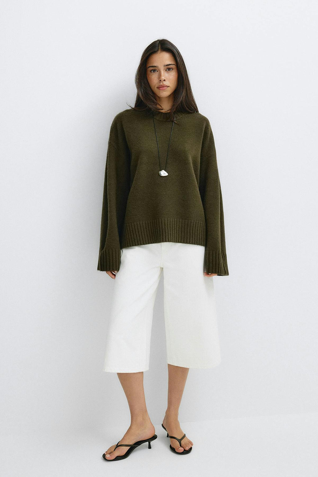 Crew neck knitted sweater