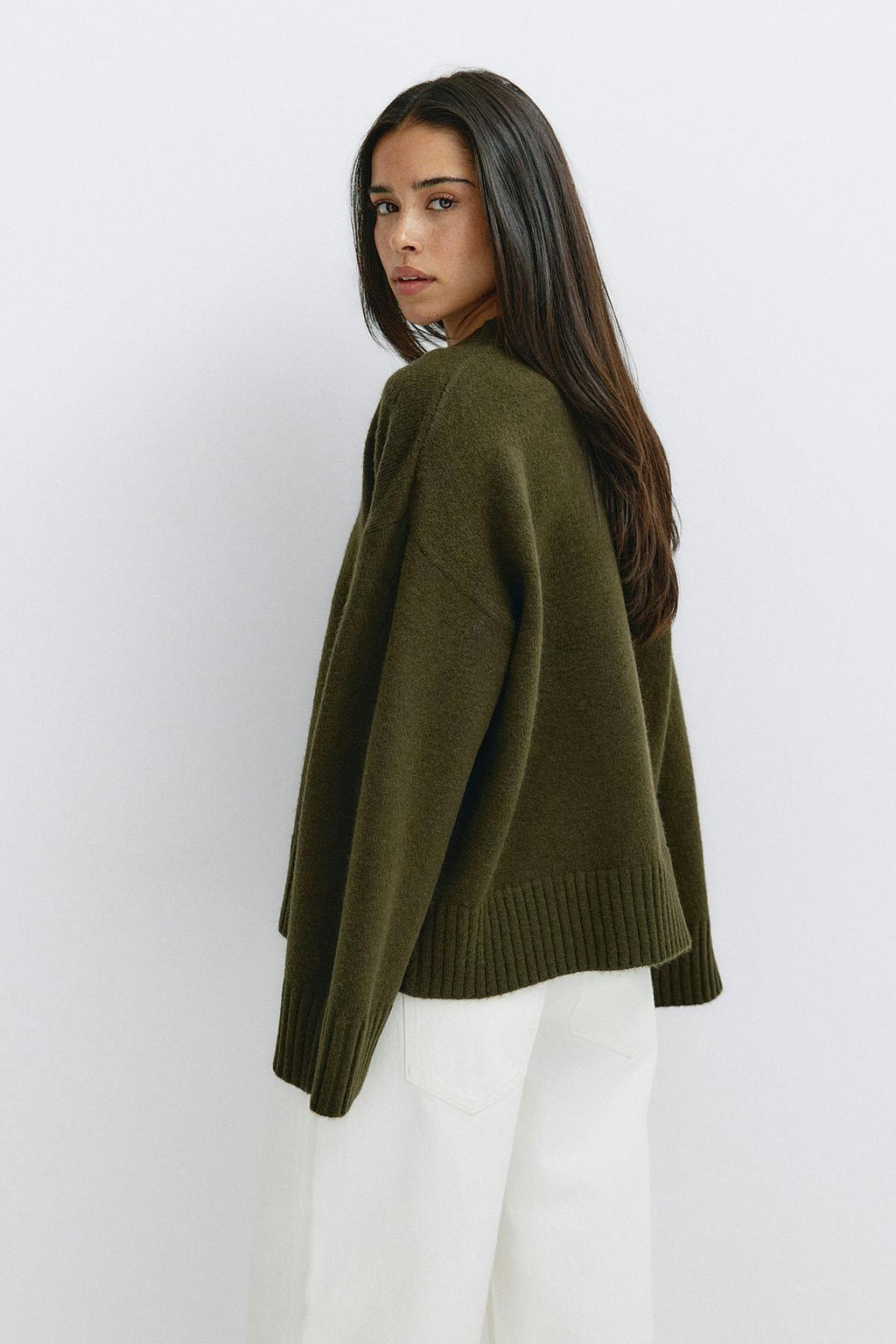 Crew neck knitted sweater