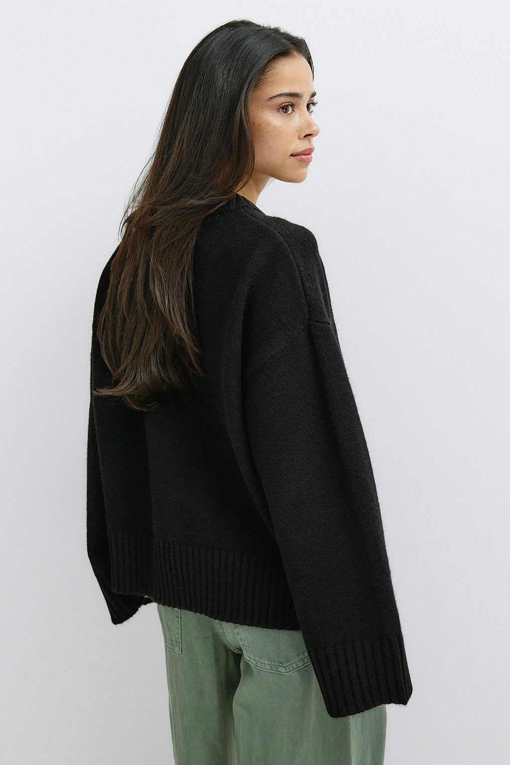 Crew neck knitted sweater