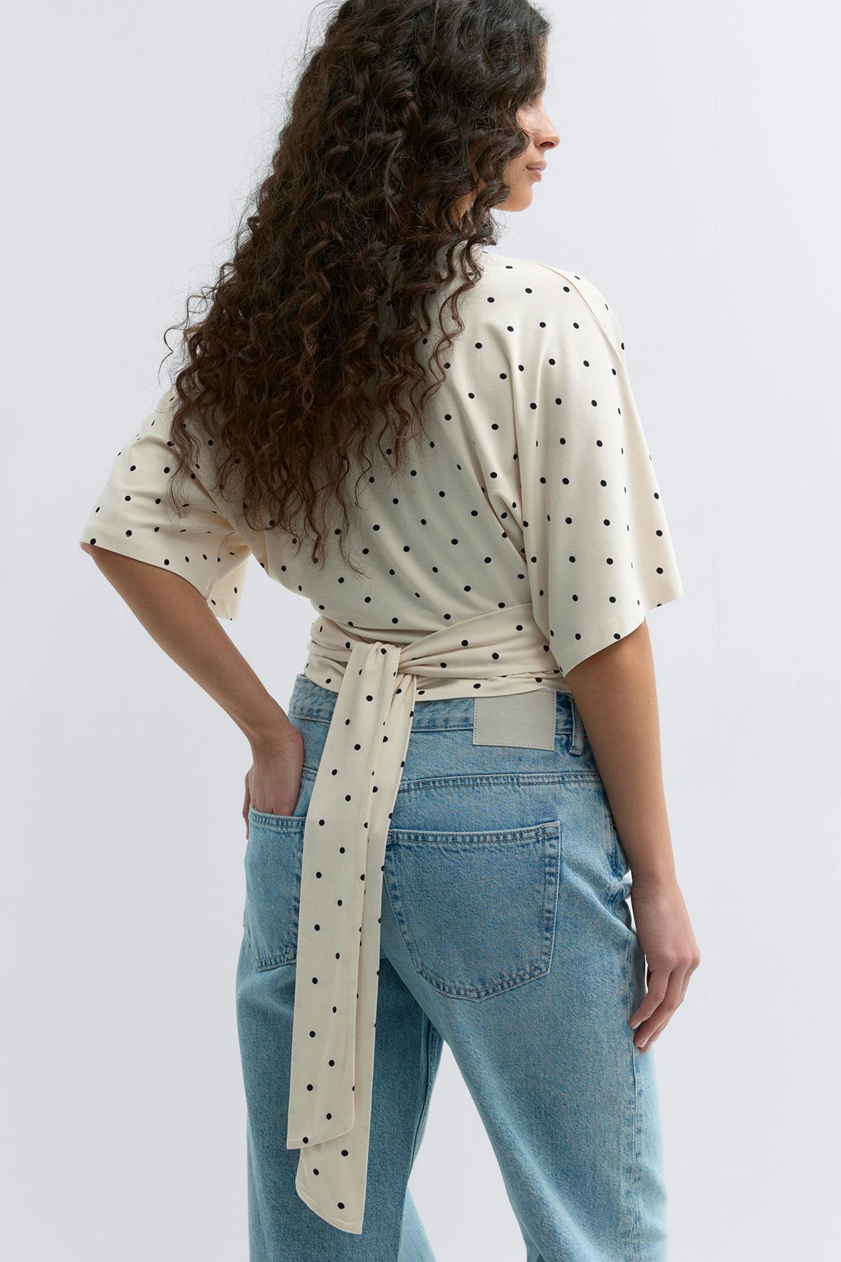Tie back top