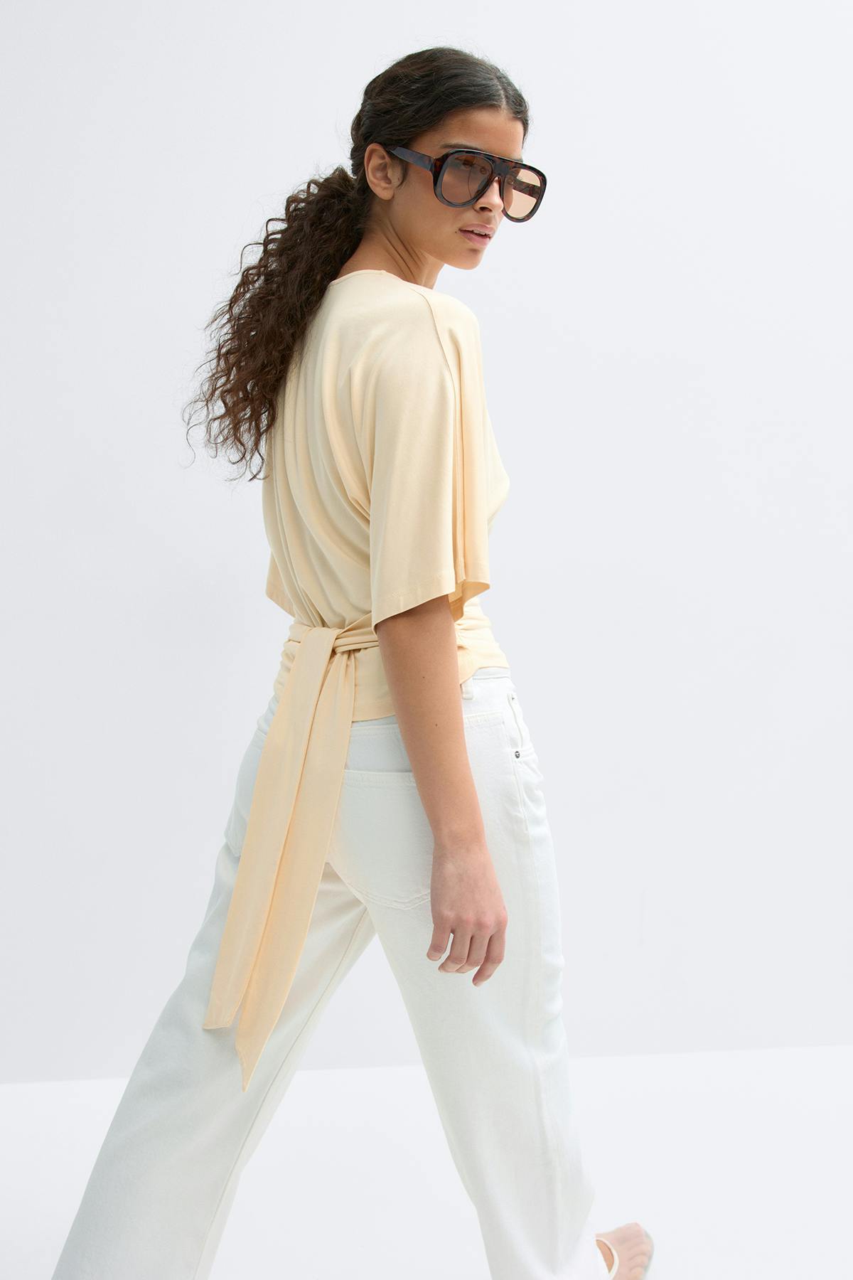 Tie back top
