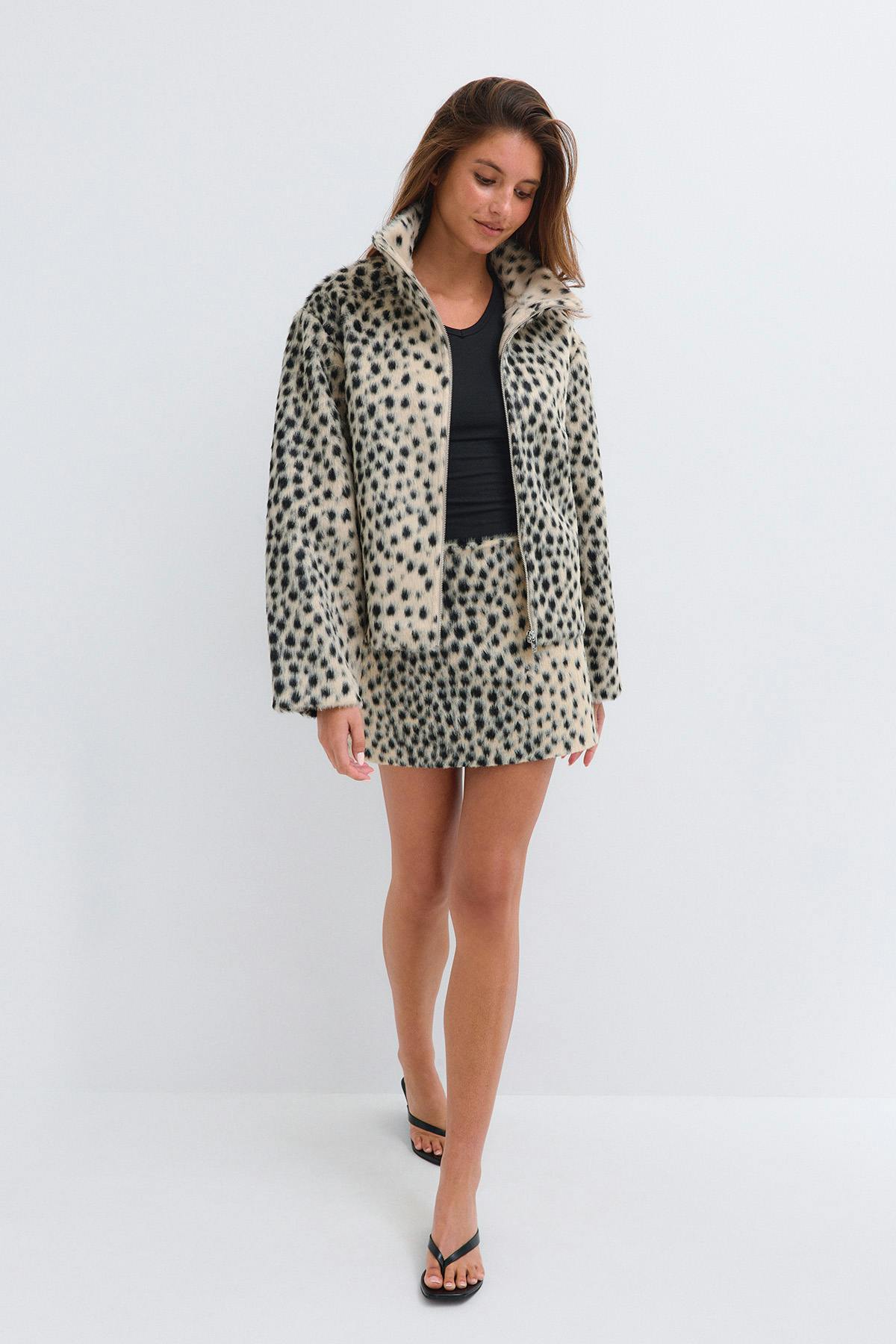 Faux fur high neck jacket