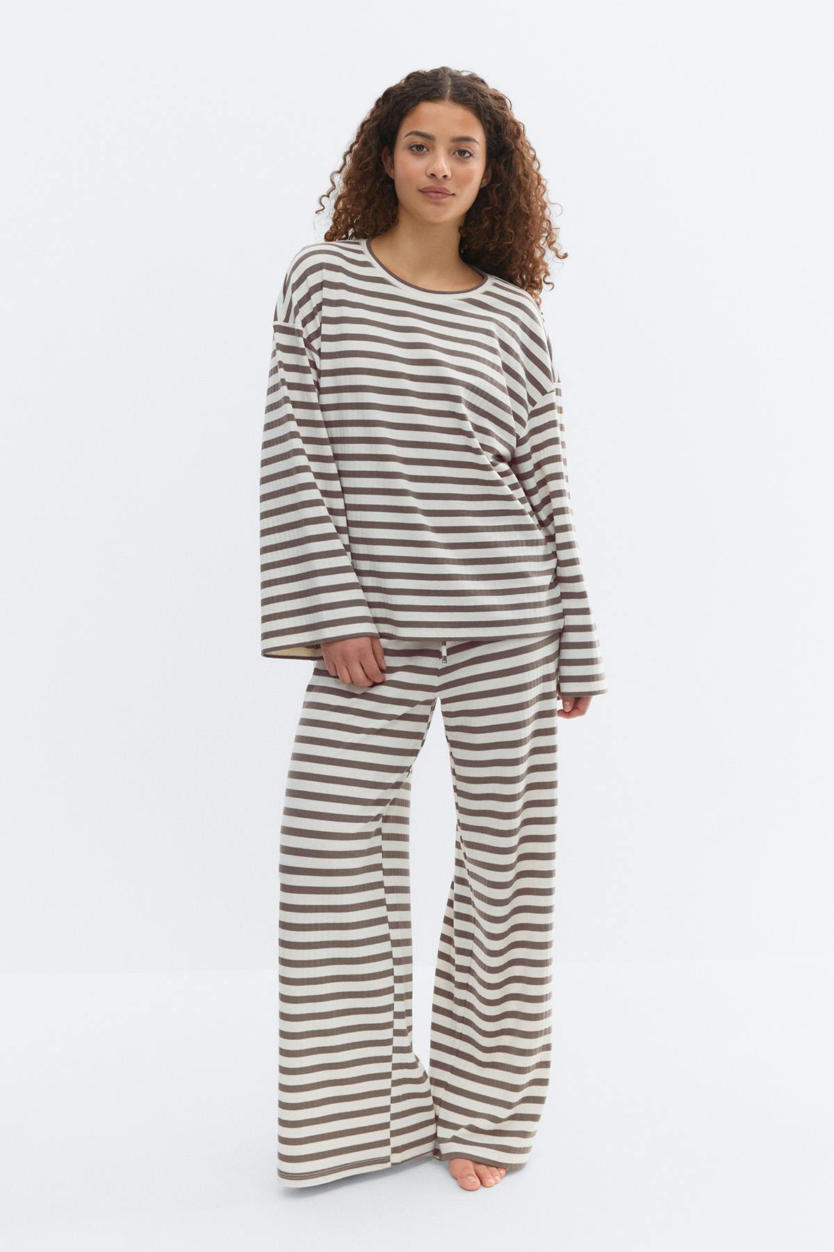 Soft loungewear longsleeve top