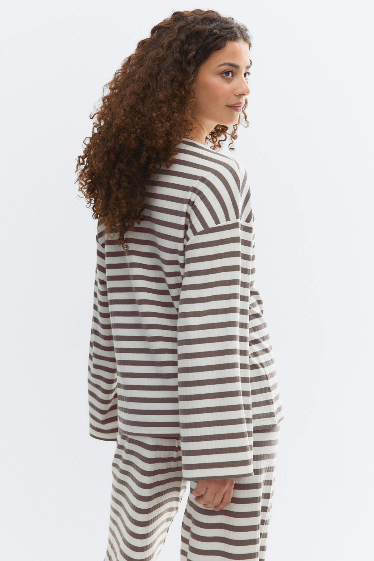 Soft loungewear longsleeve top