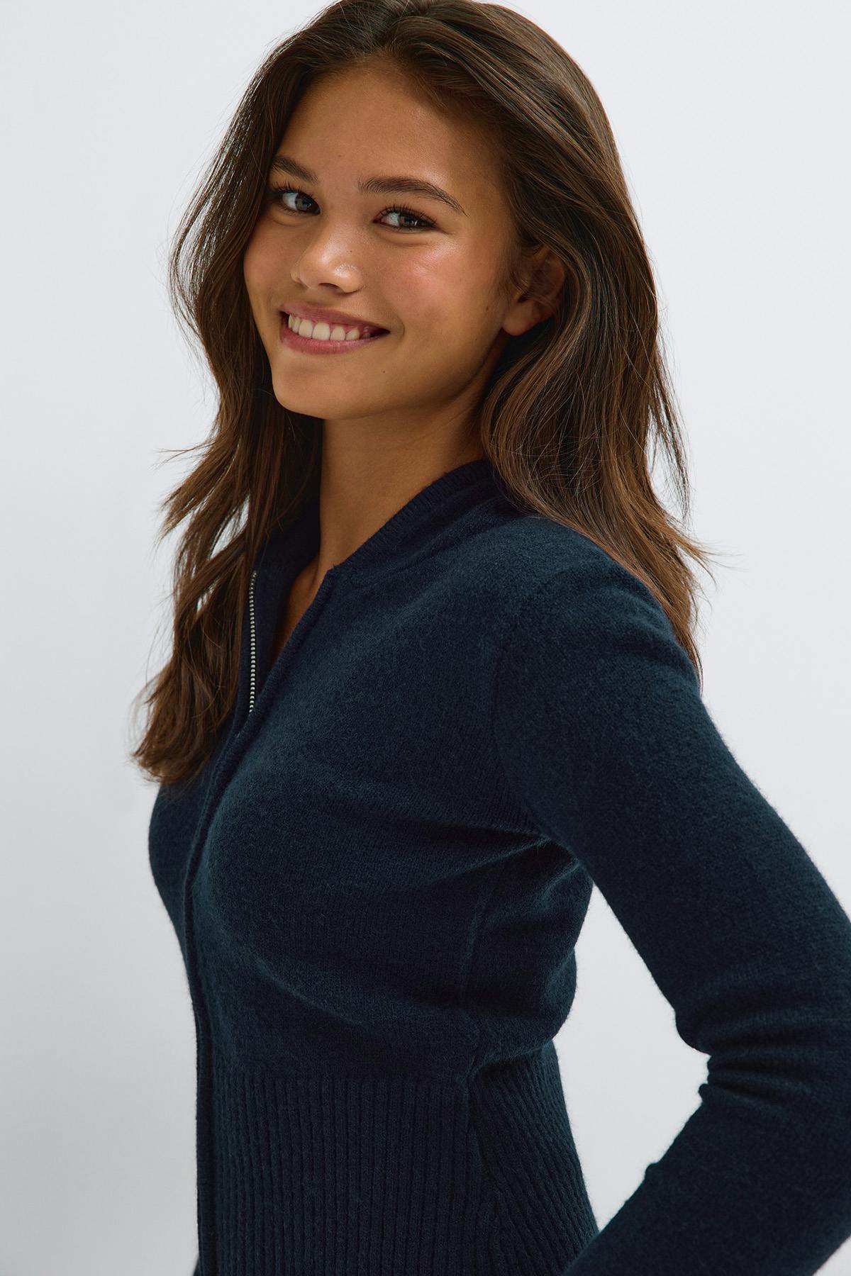 Y knitted shaped hoodie