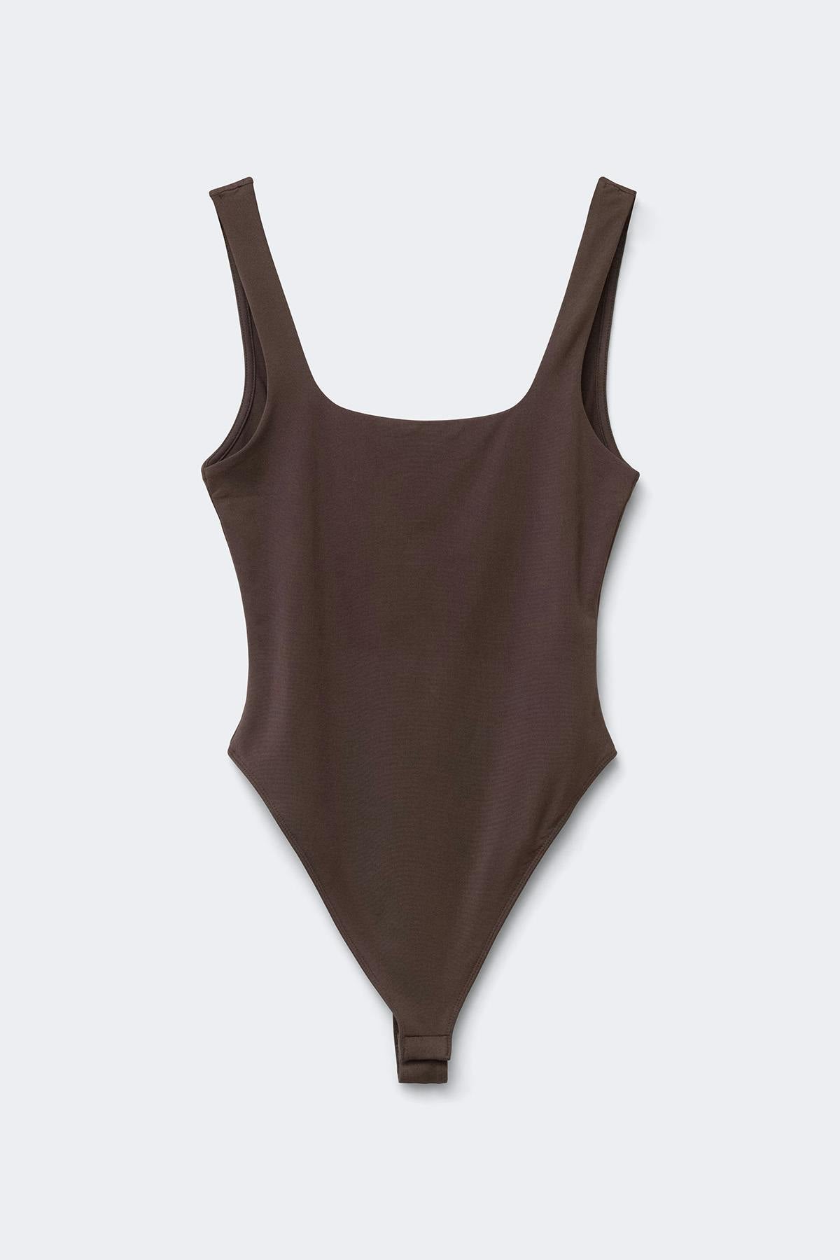 Square neck body