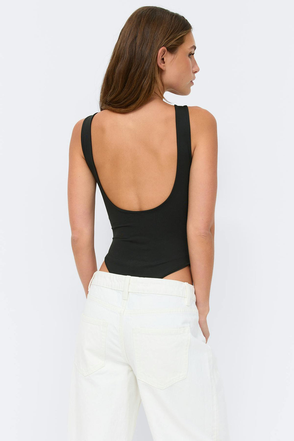 Square neck body