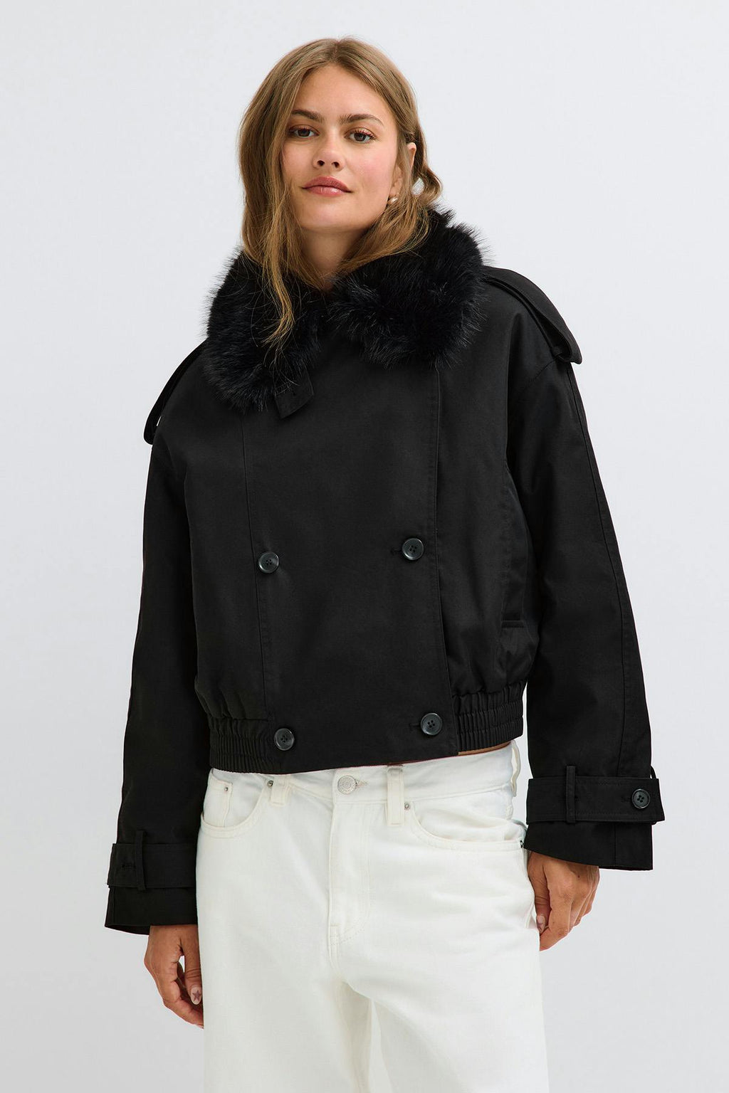 Short faux fur collar jacket