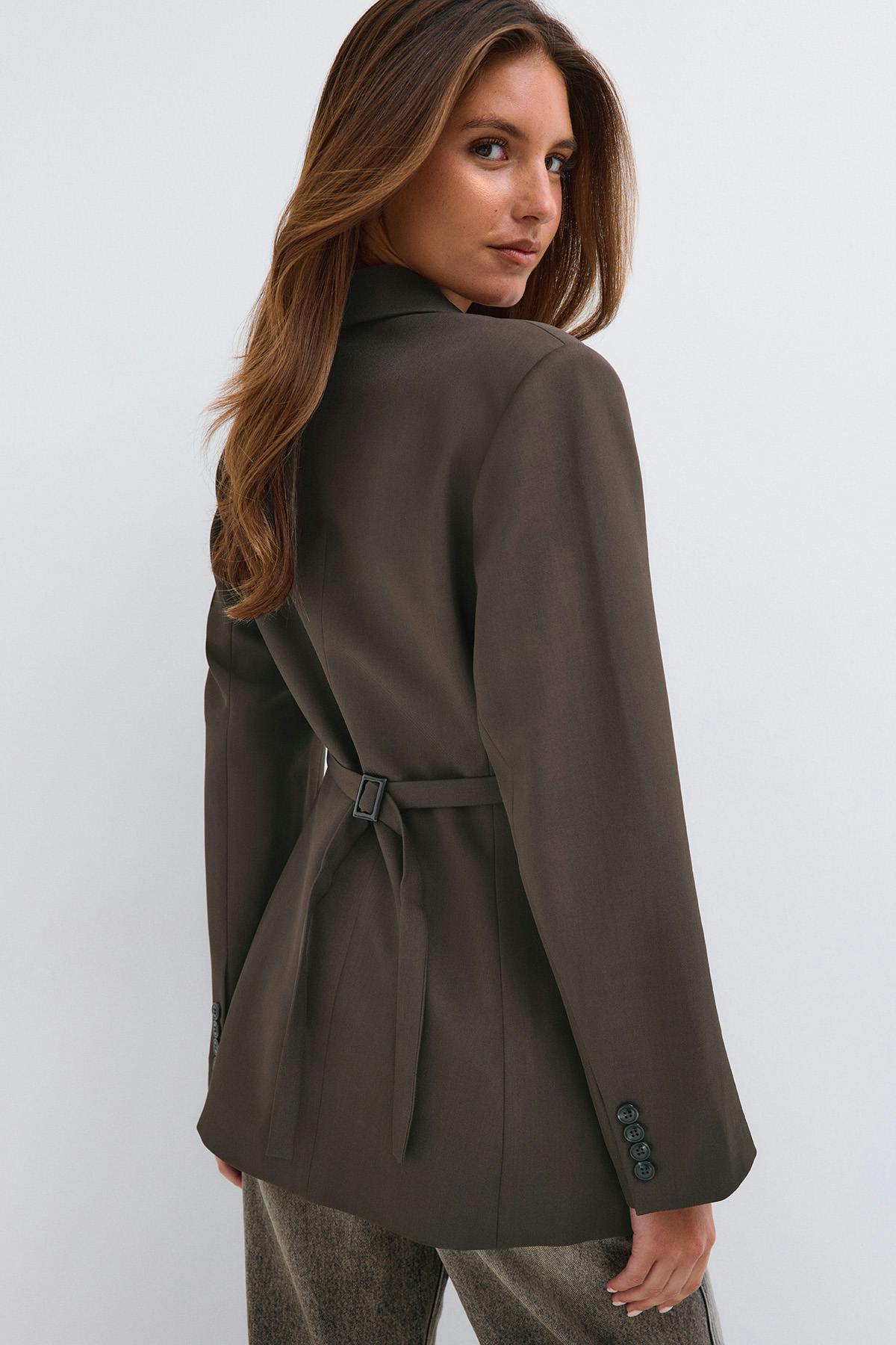 Shaped blazer