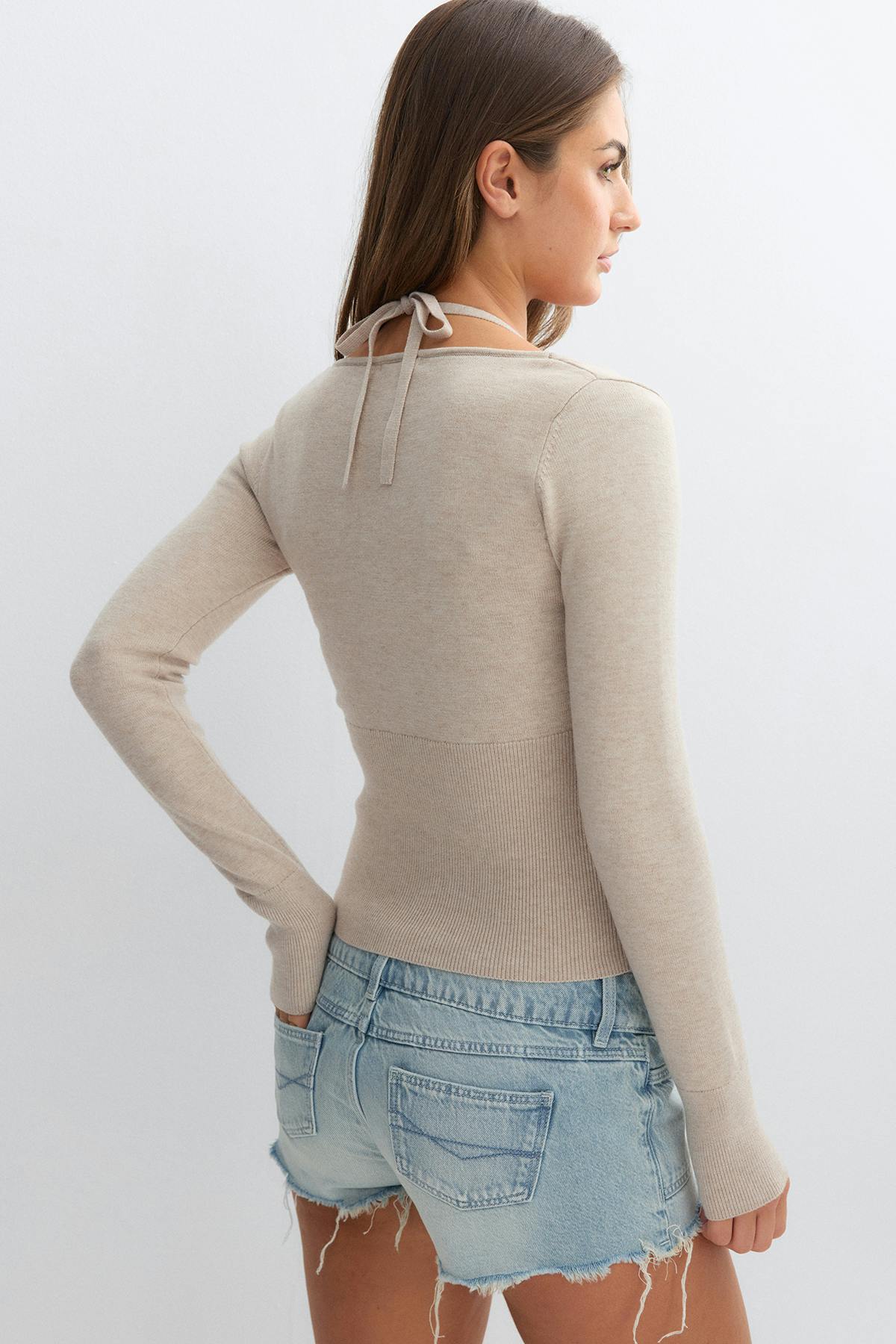 14+ knitted halterneck top