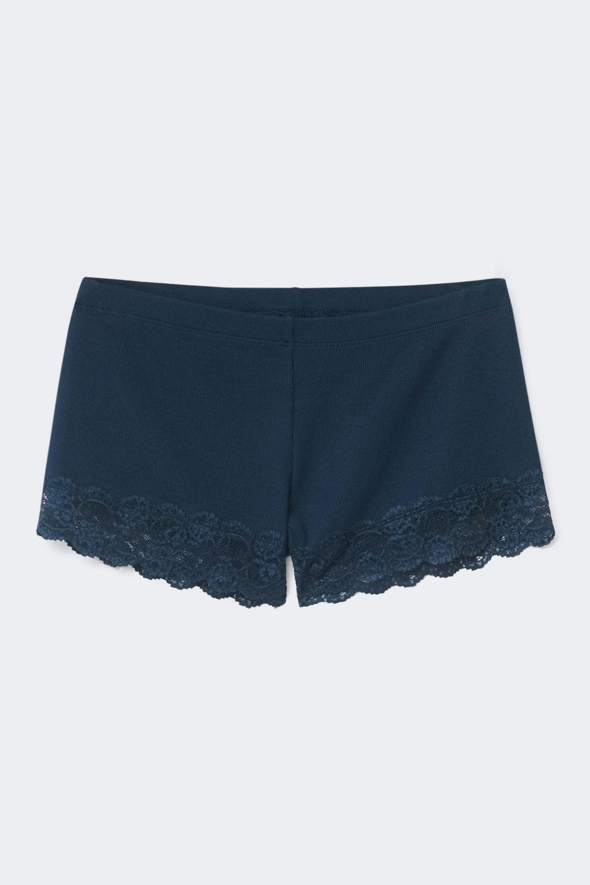14+ lace detail shorts
