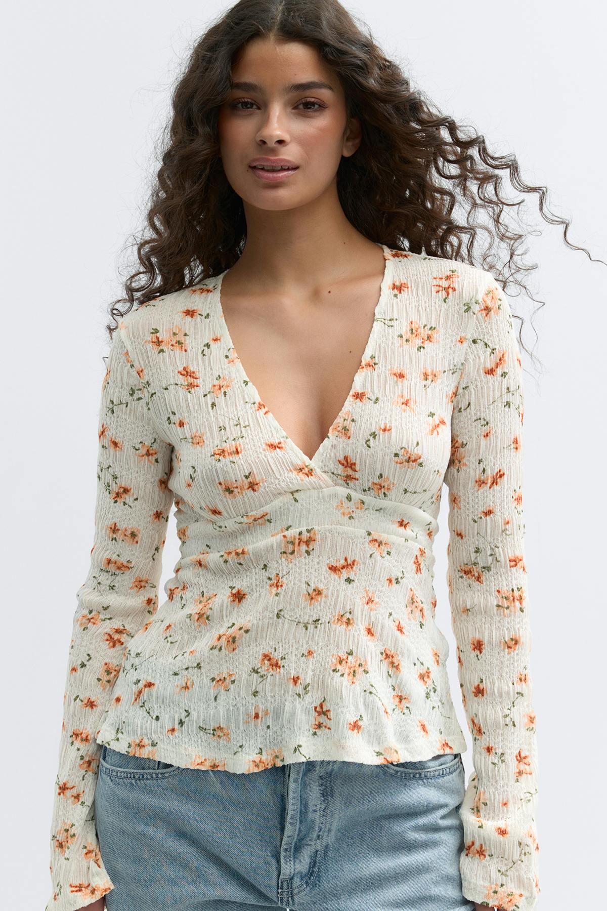 Tie back top