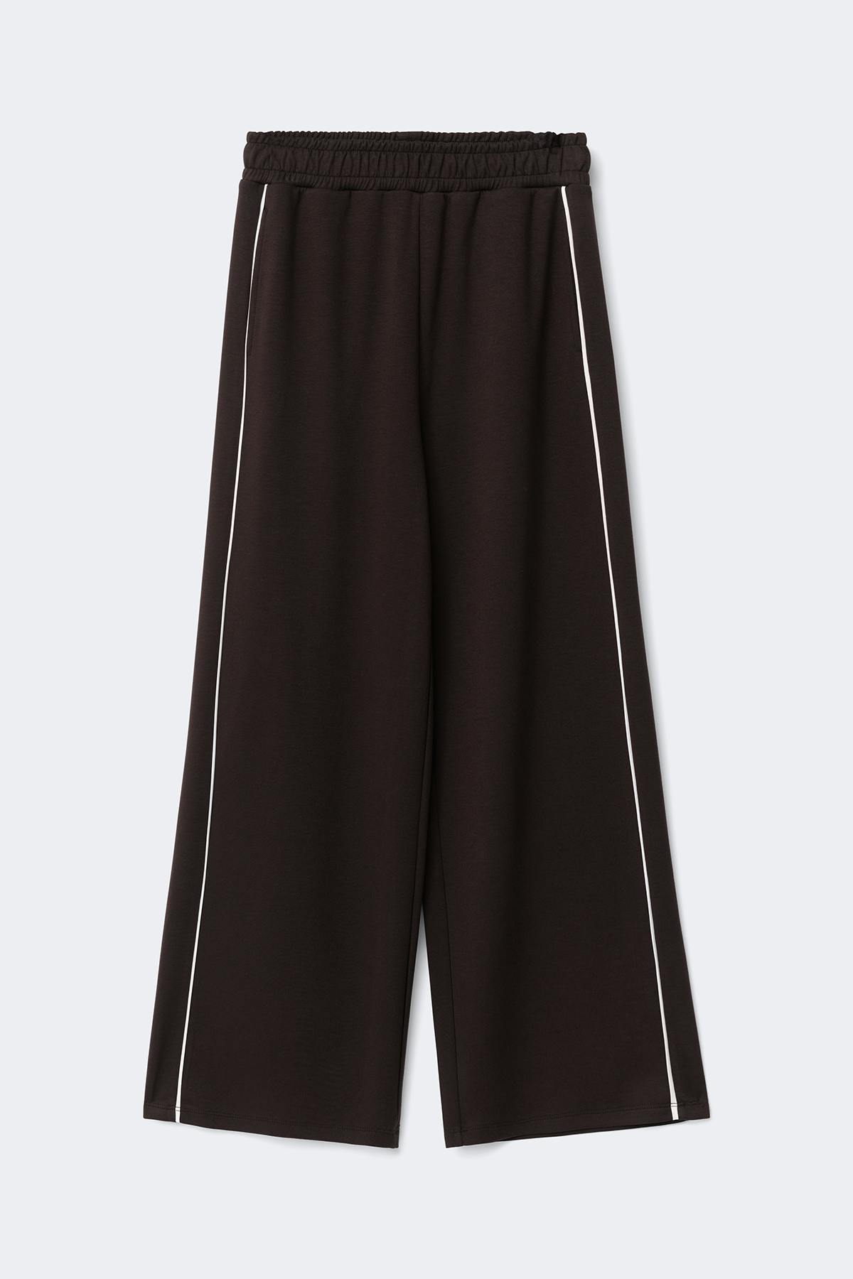 Soft sporty trousers