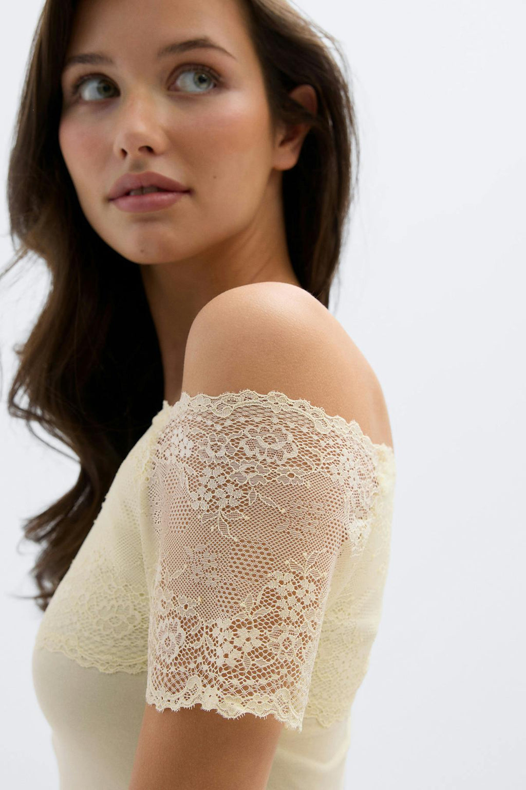 14+ lace detail top