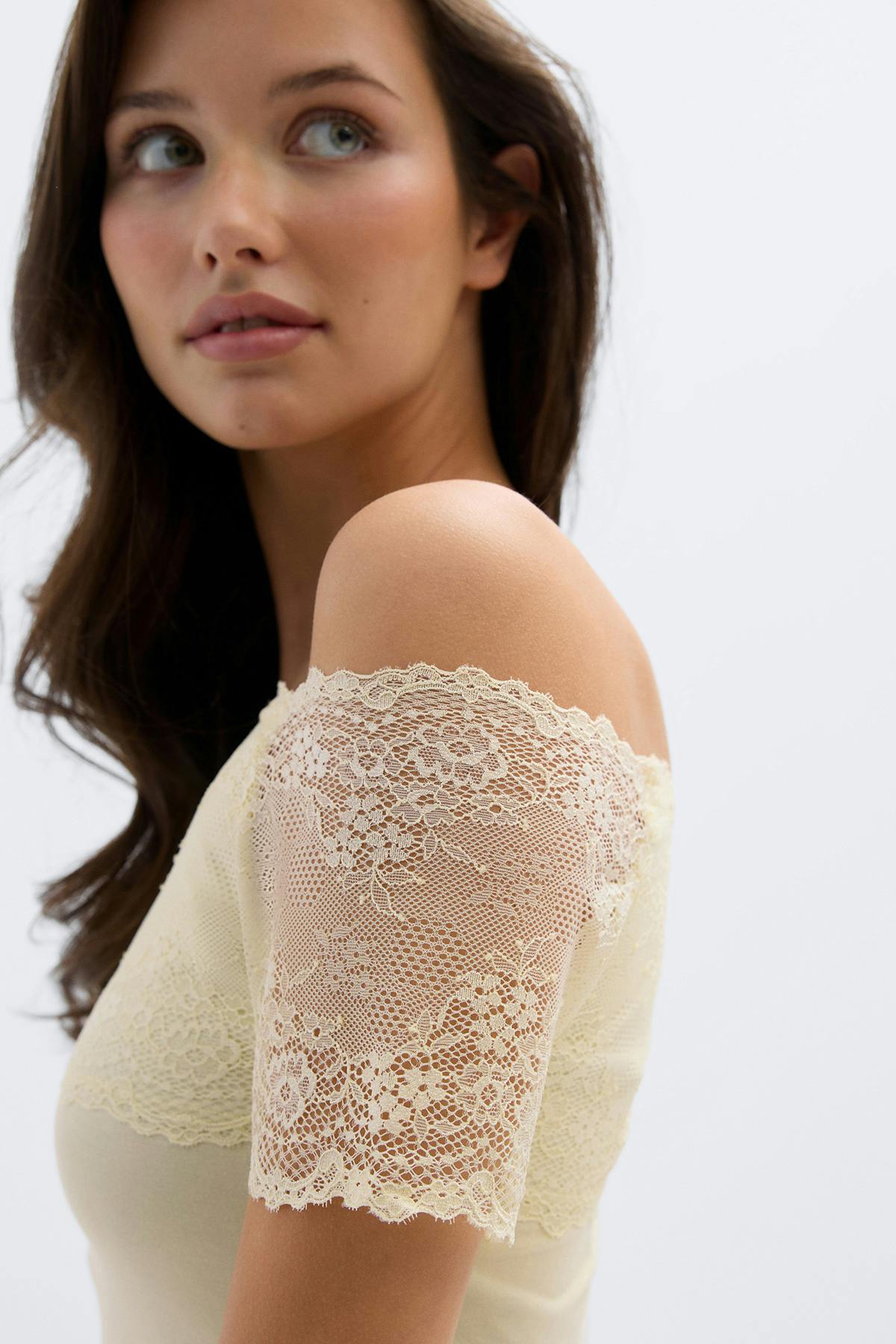 14+ lace detail top